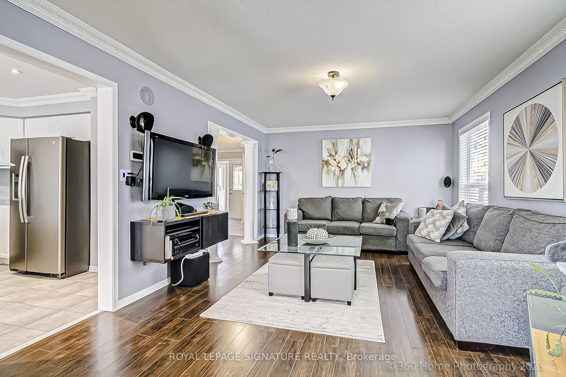 1131 Ashgrove Cres