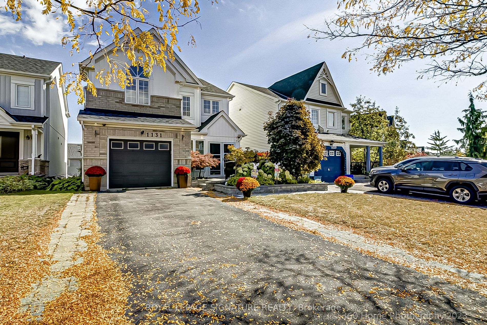 1131 Ashgrove Cres