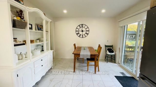 251 Mill St N