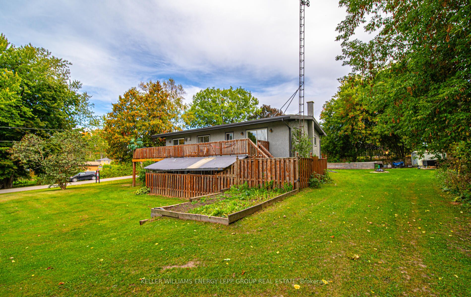 32 Percy Cres