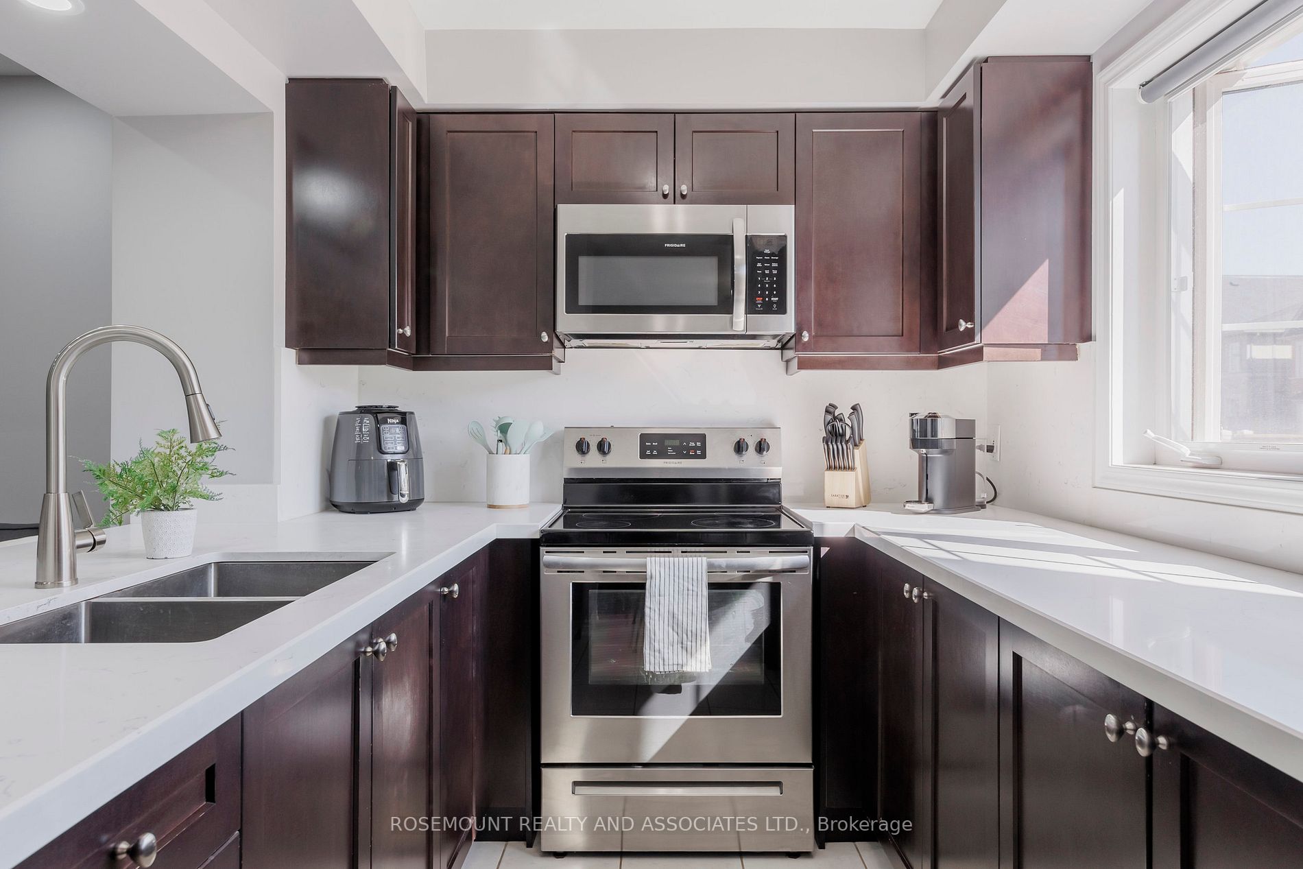 1088 Silk Street