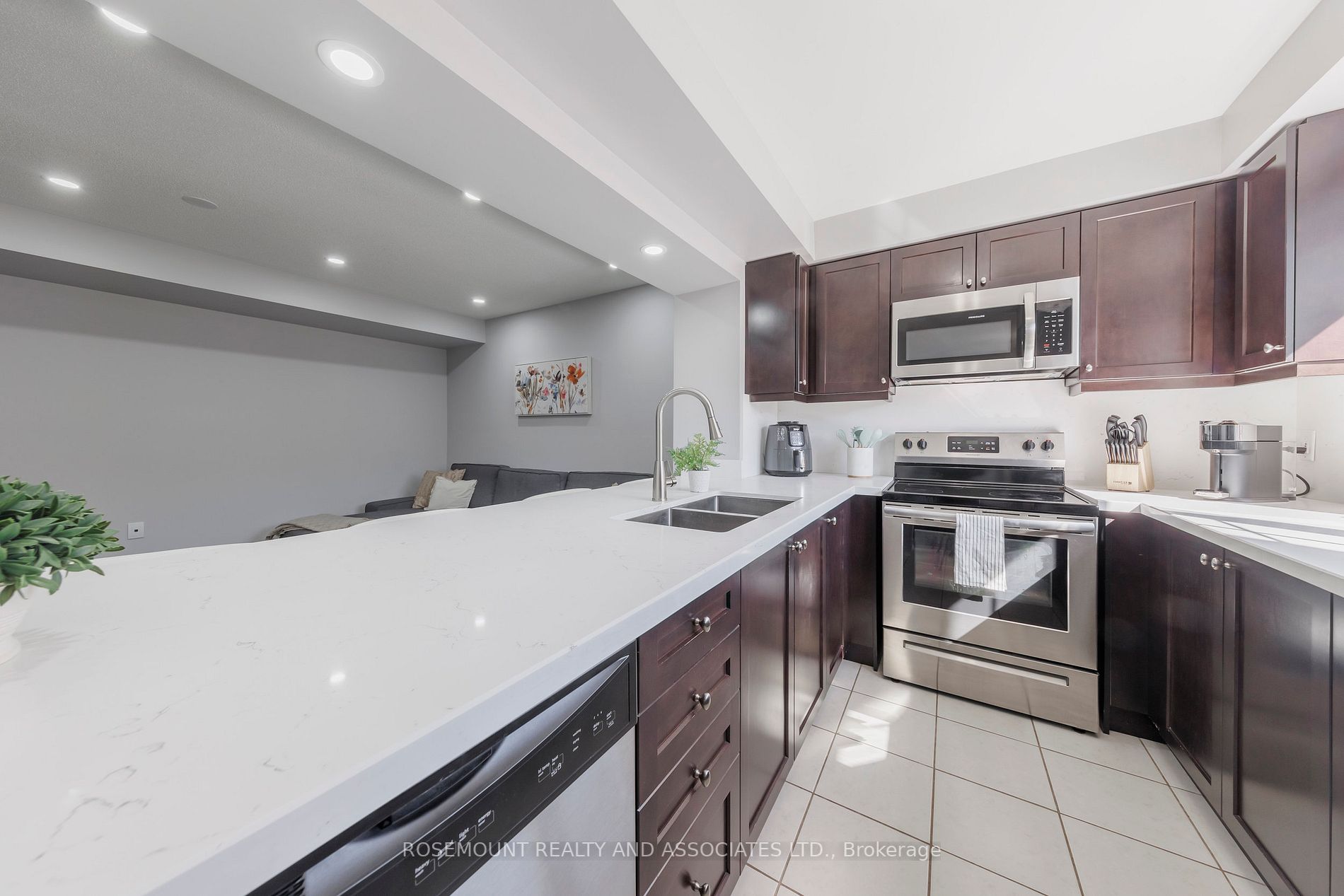 1088 Silk Street