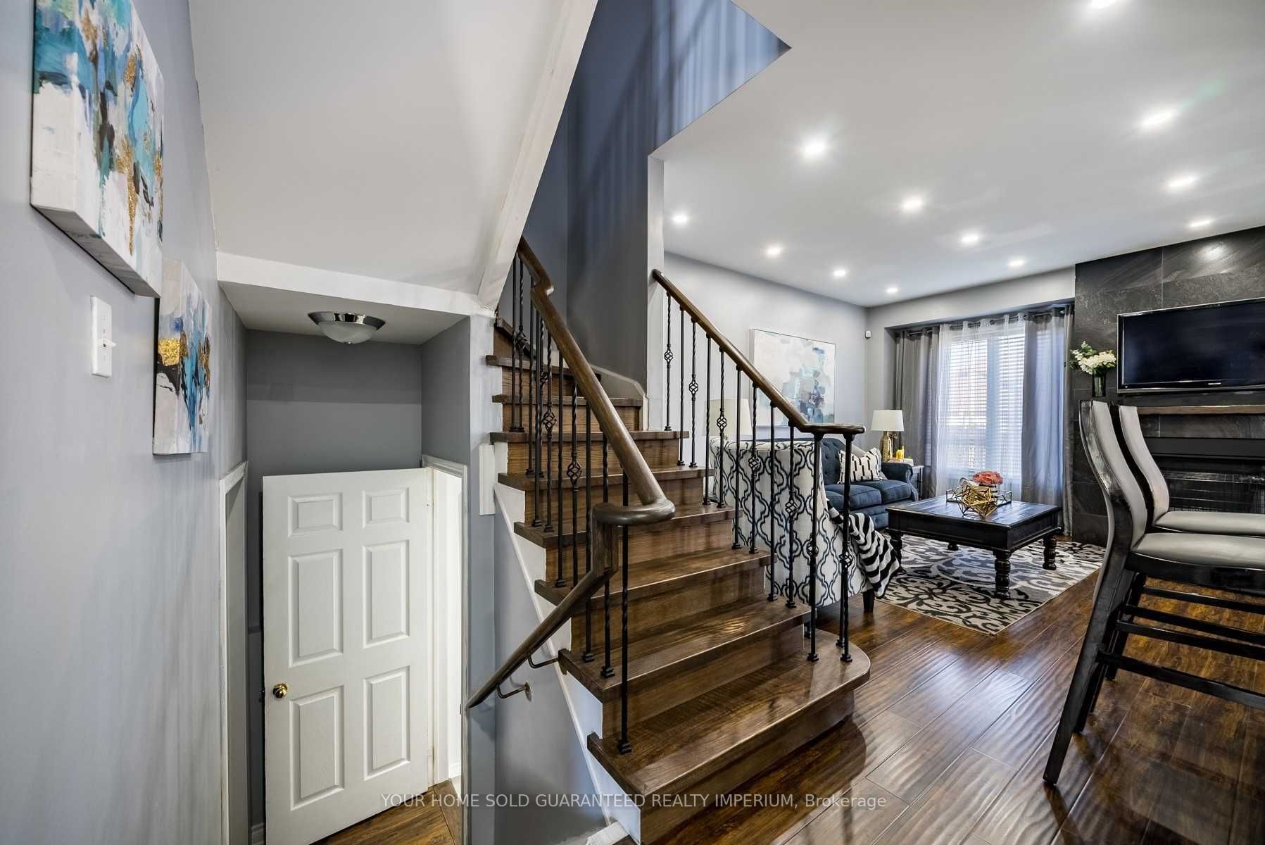 73 Sandford Cres