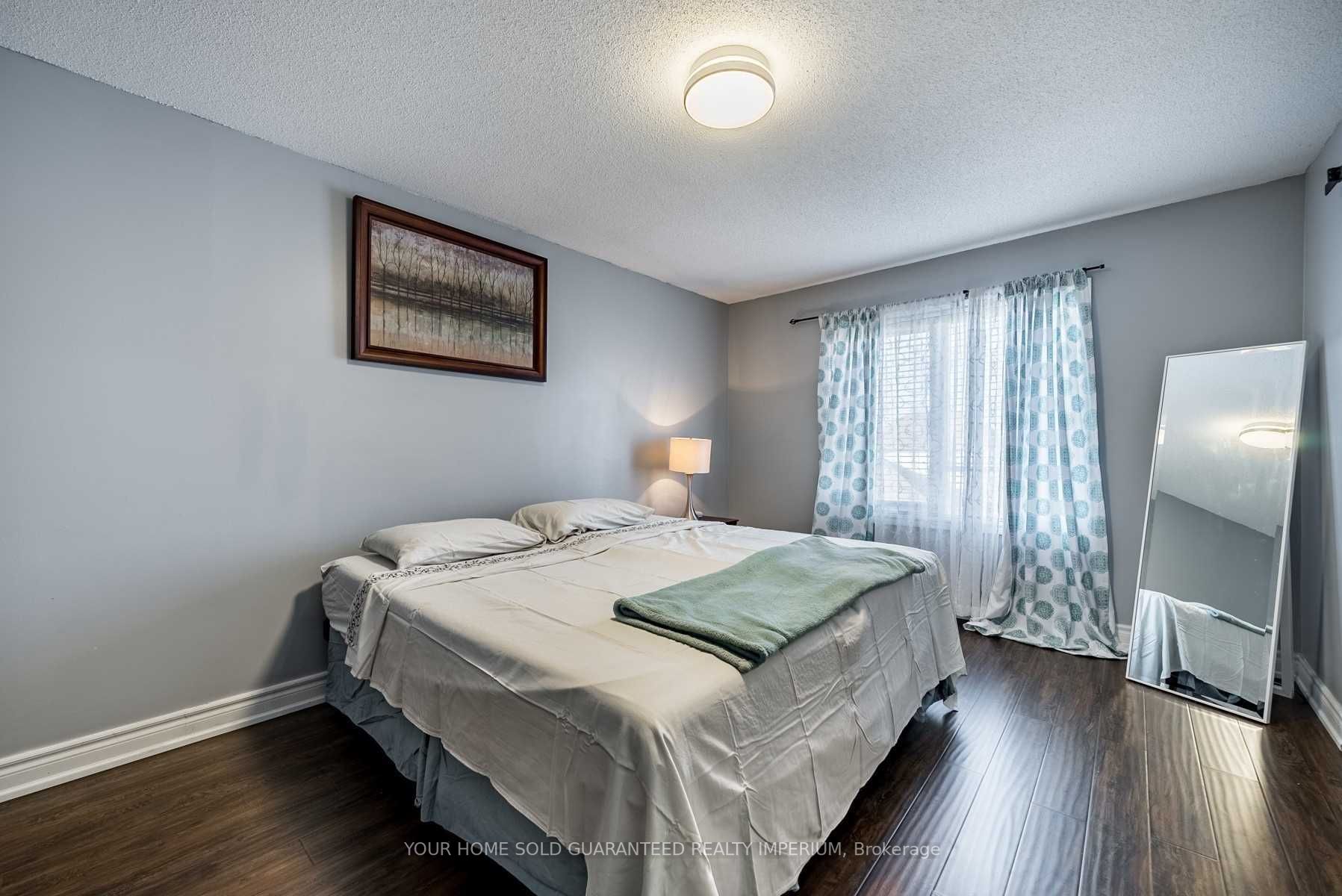 73 Sandford Cres