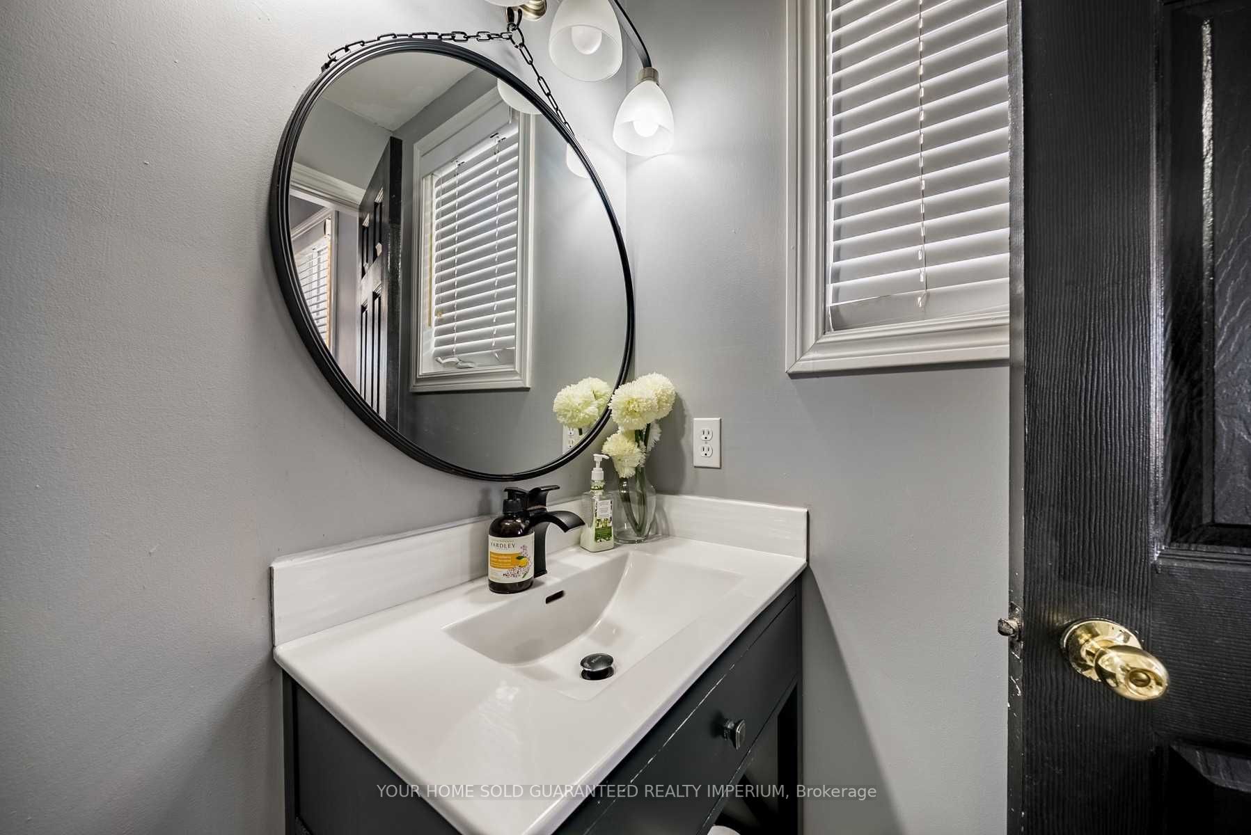 73 Sandford Cres