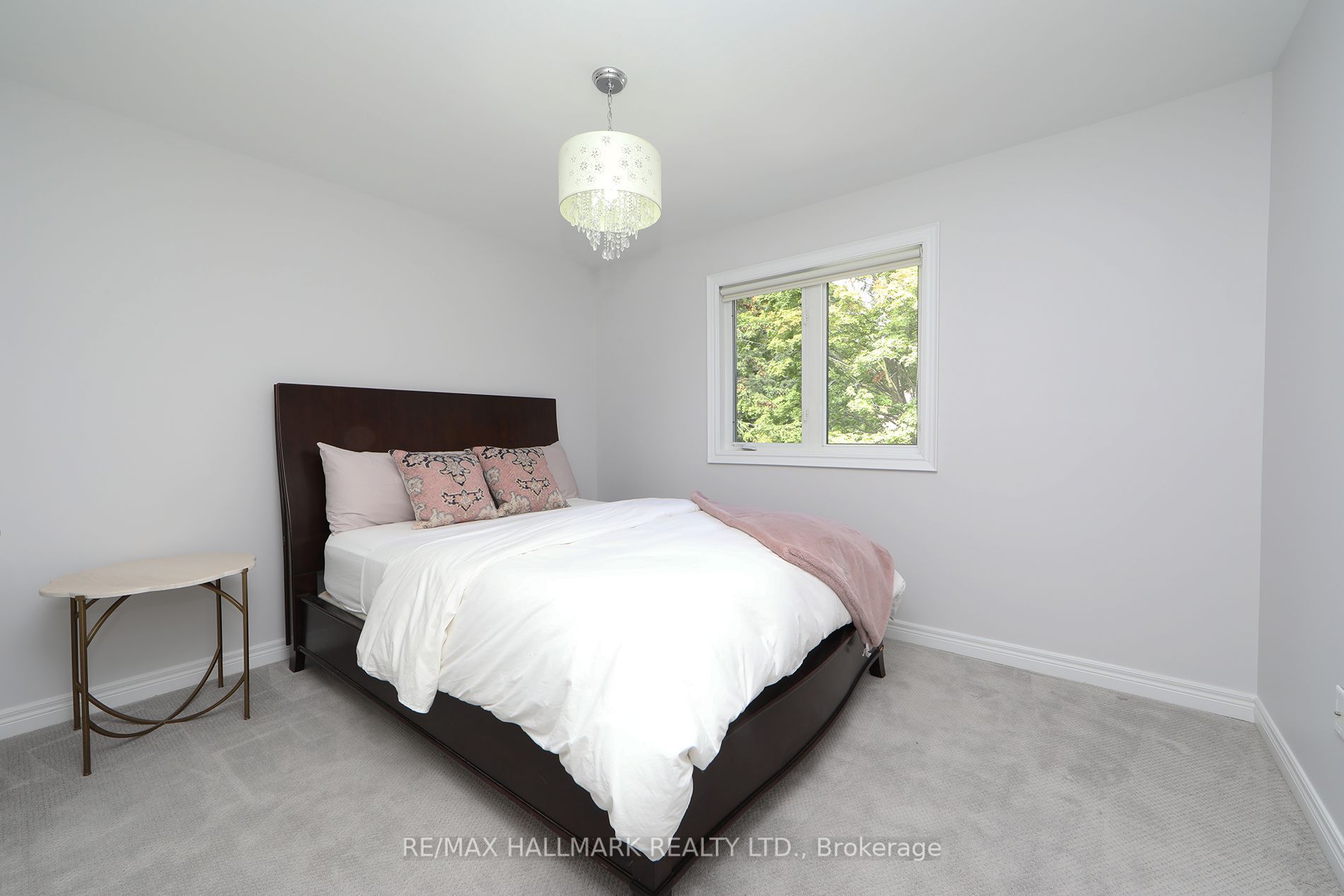 165 Bathgate Dr