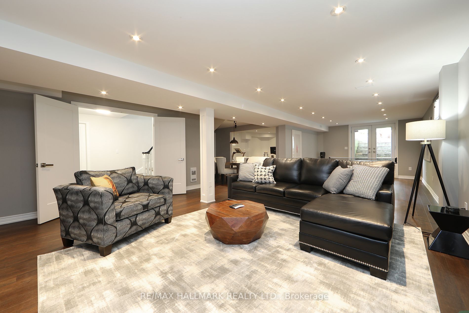 165 Bathgate Dr