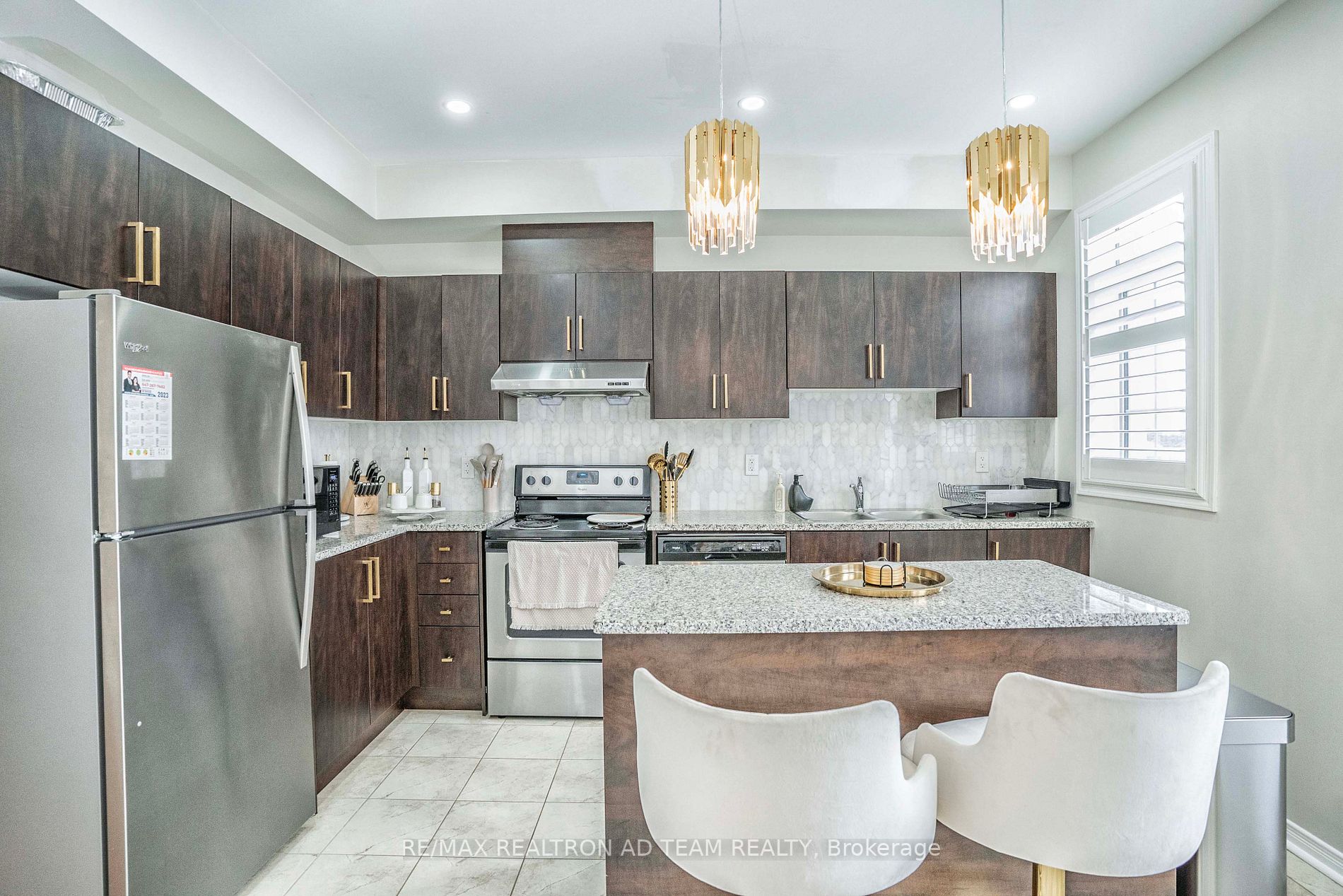 50 Harwood Ave N