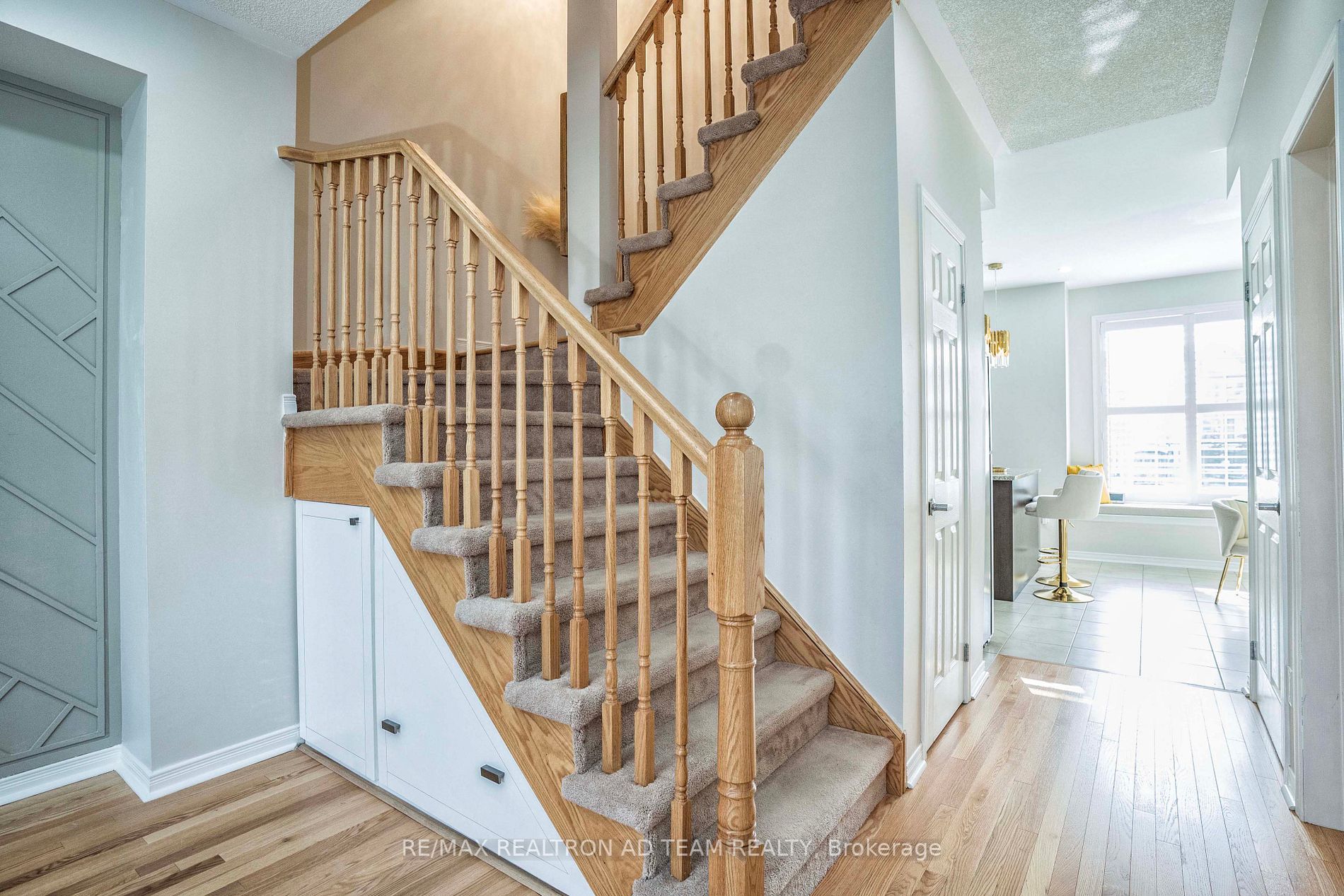 50 Harwood Ave N