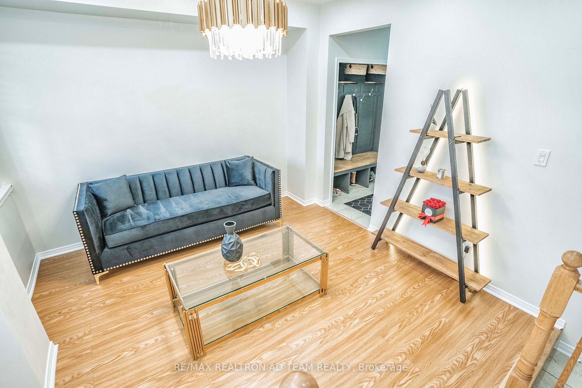 50 Harwood Ave N