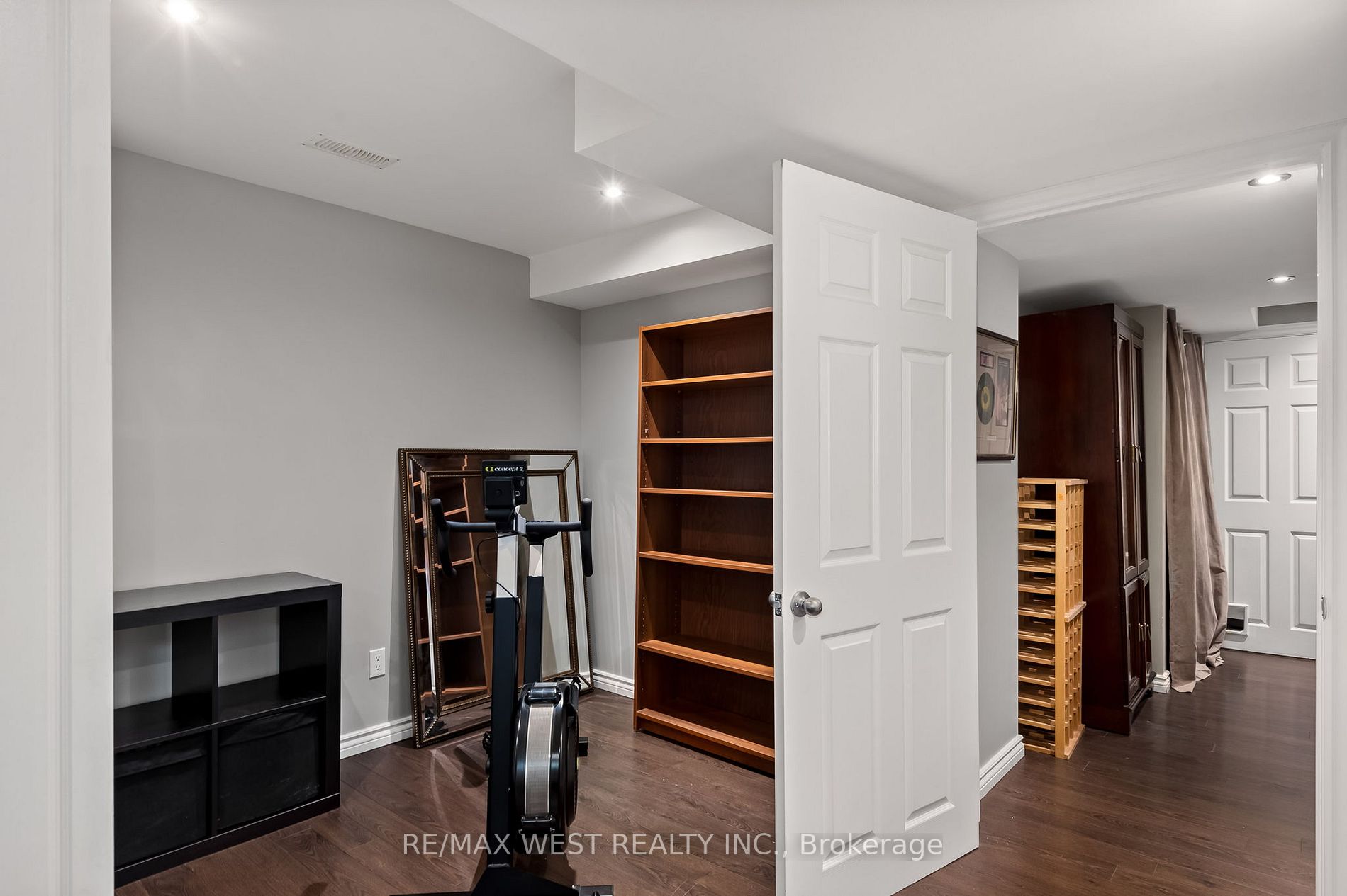 100 Bagnell Crescent
