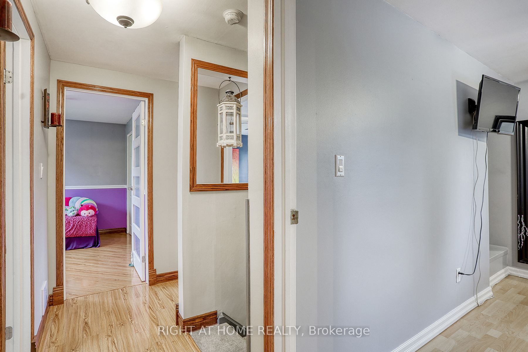 70 Slater Cres