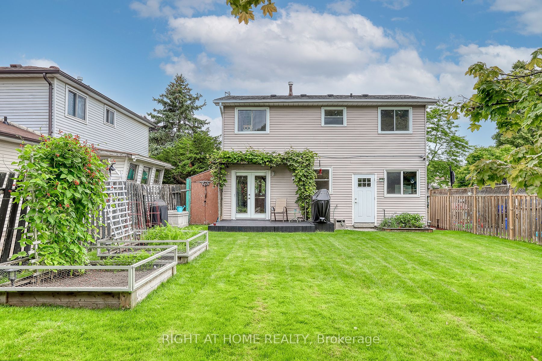 70 Slater Cres