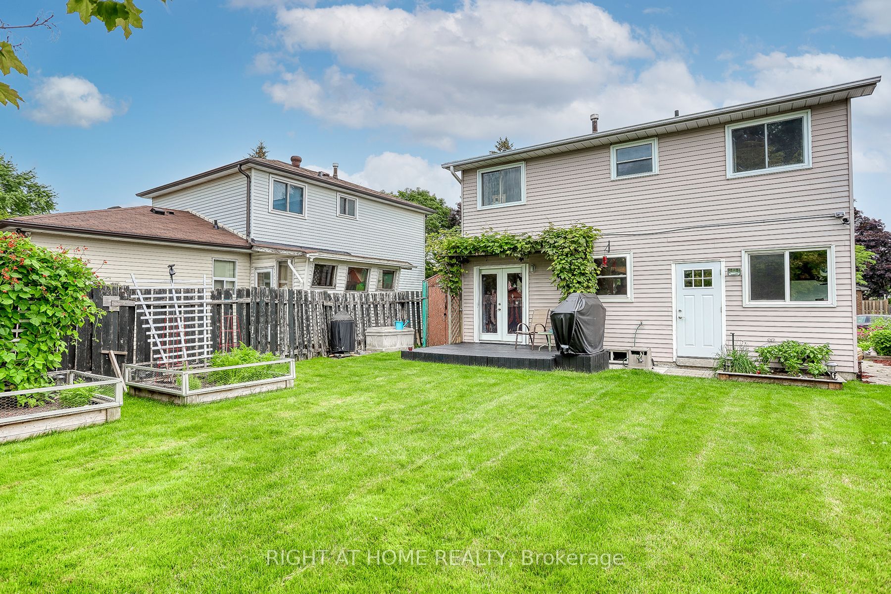 70 Slater Cres