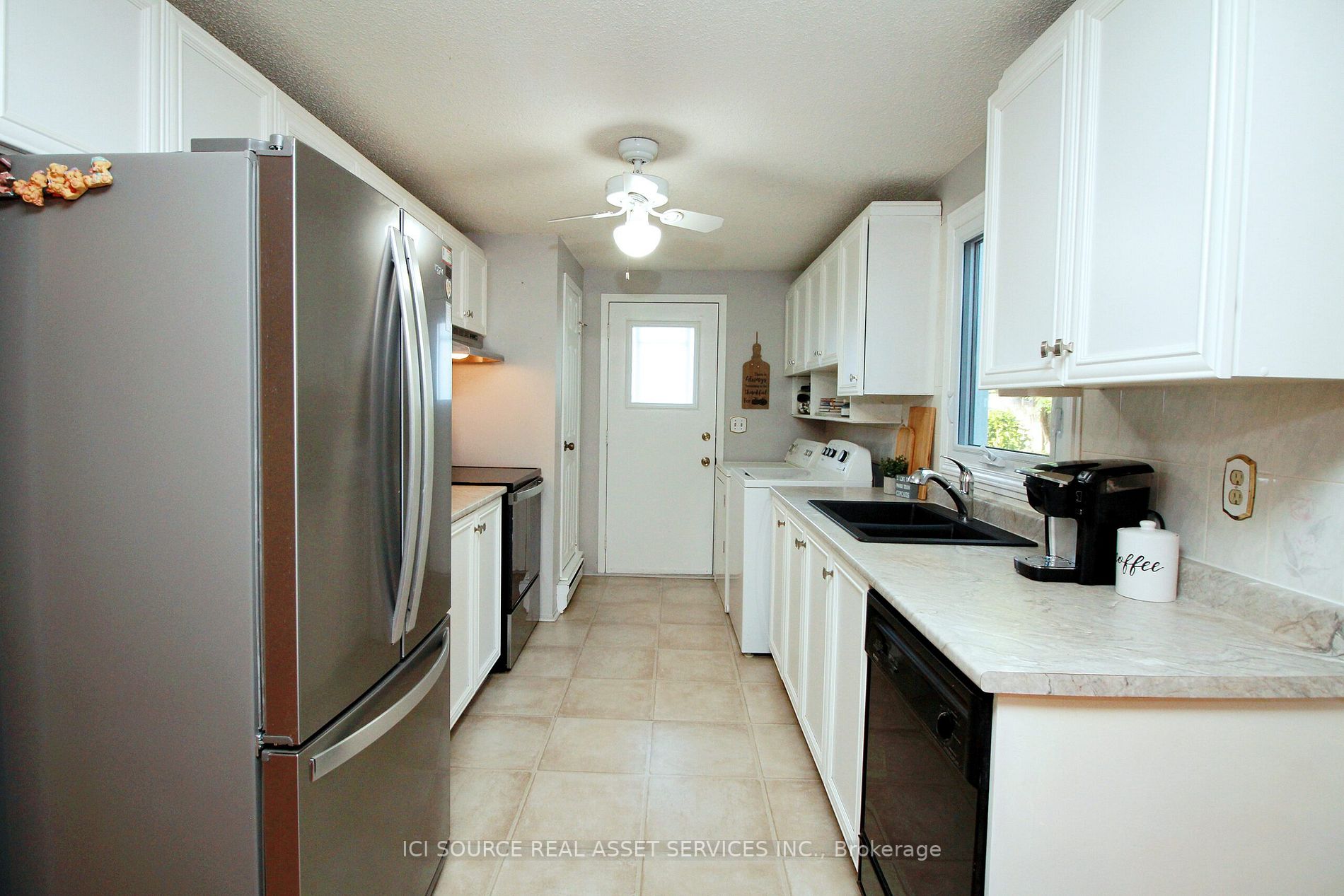 4 Pineridge Cres