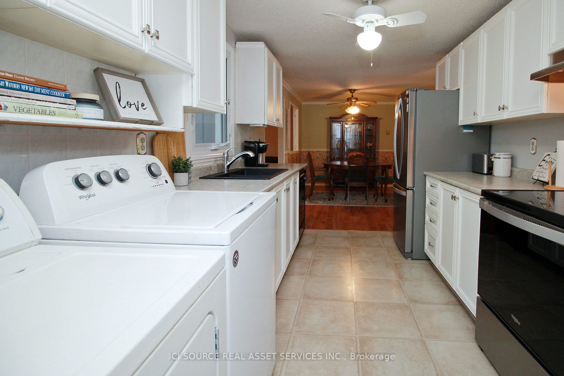 4 Pineridge Cres