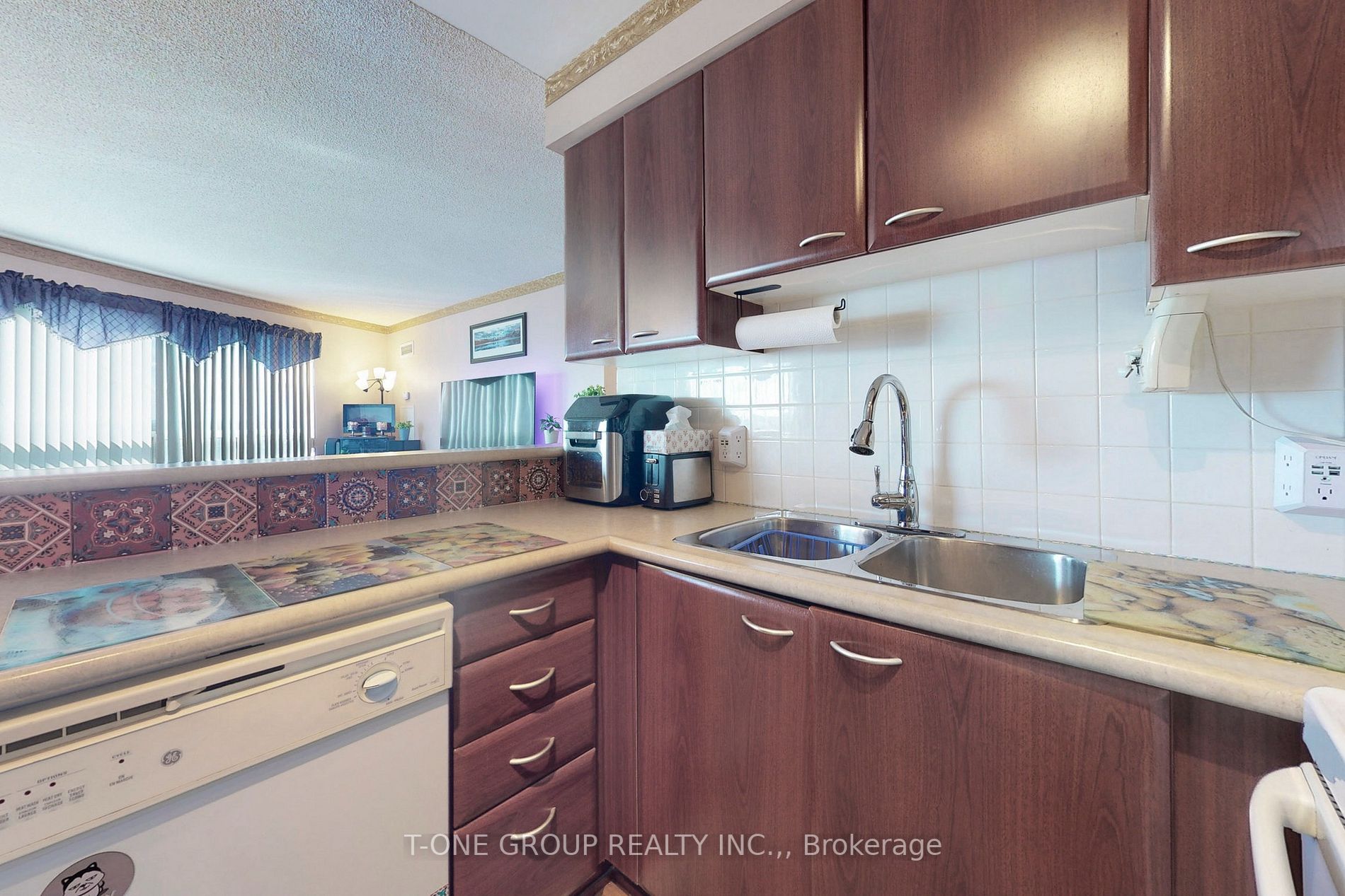 36 Lee Centre Dr, #2311