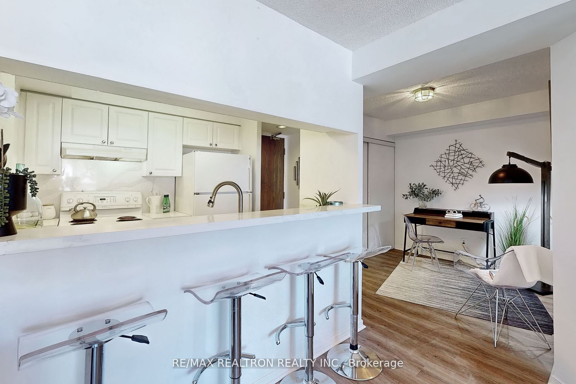1765 Queen St E, #306