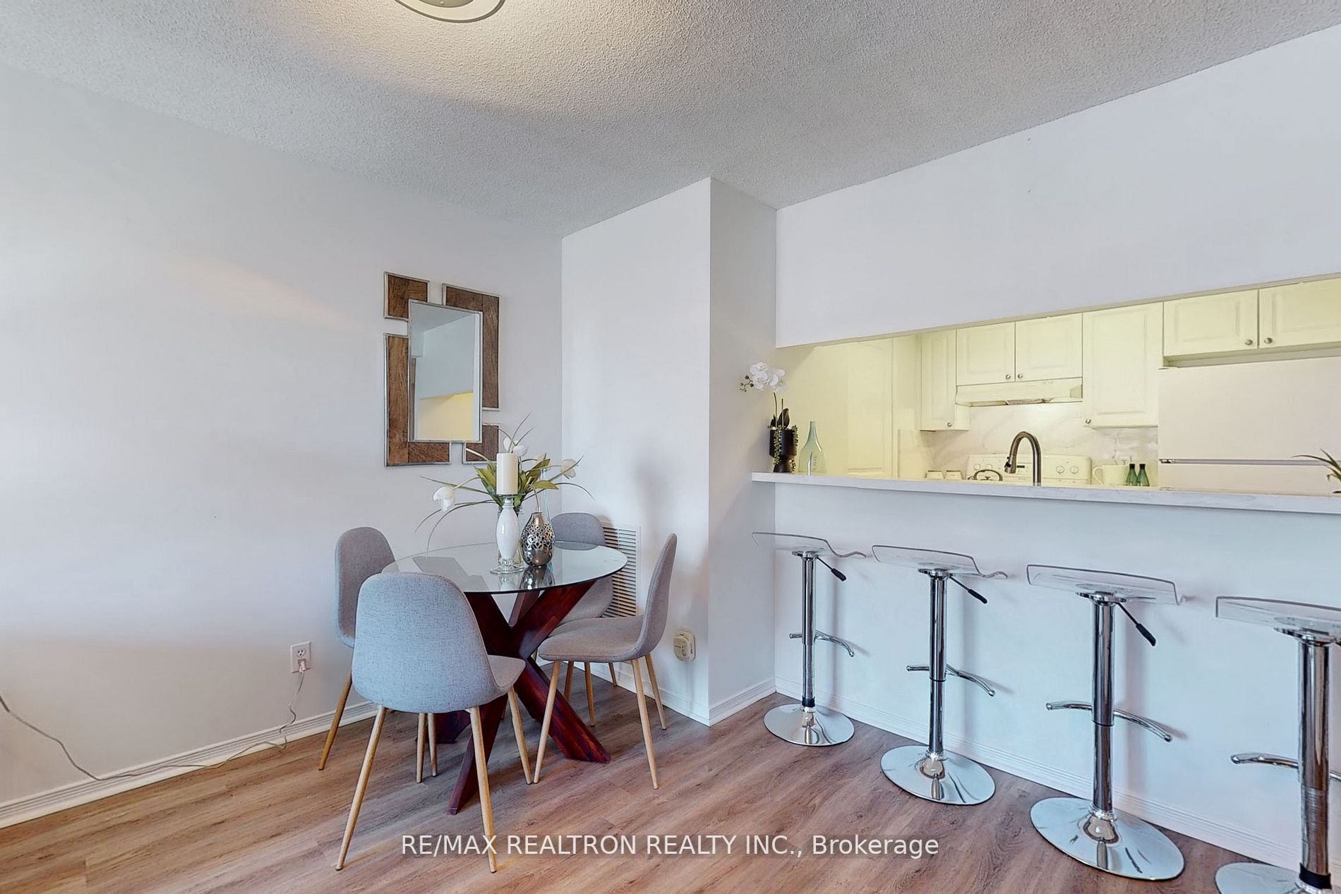 1765 Queen St E, #306