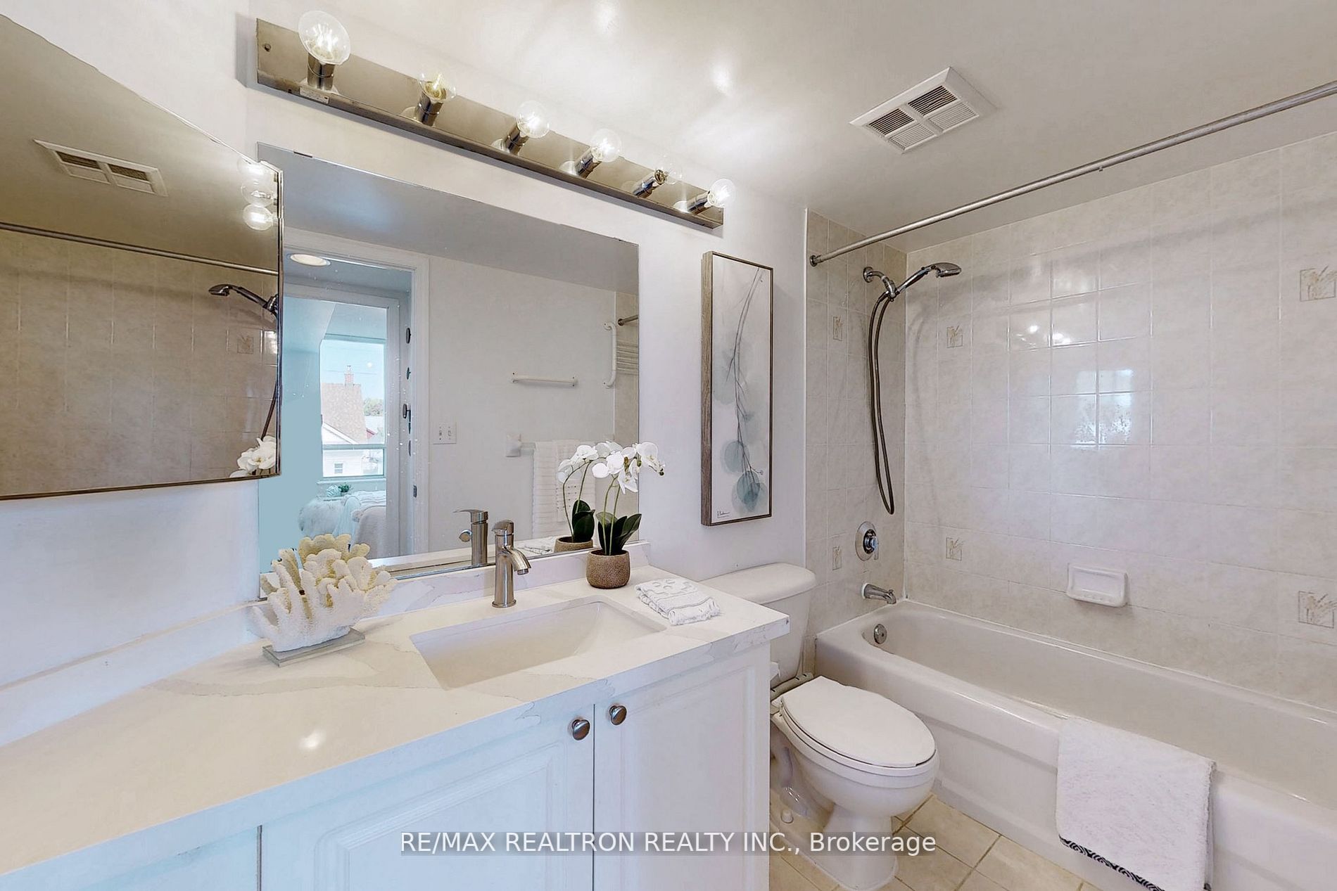 1765 Queen St E, #306