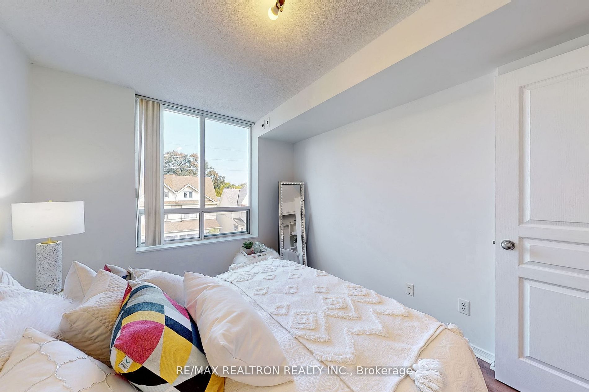 1765 Queen St E, #306