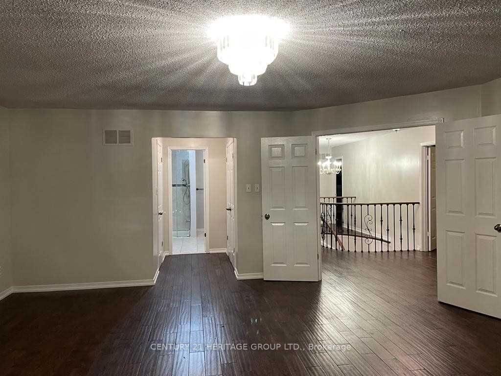 8 Orleans Dr, #Main