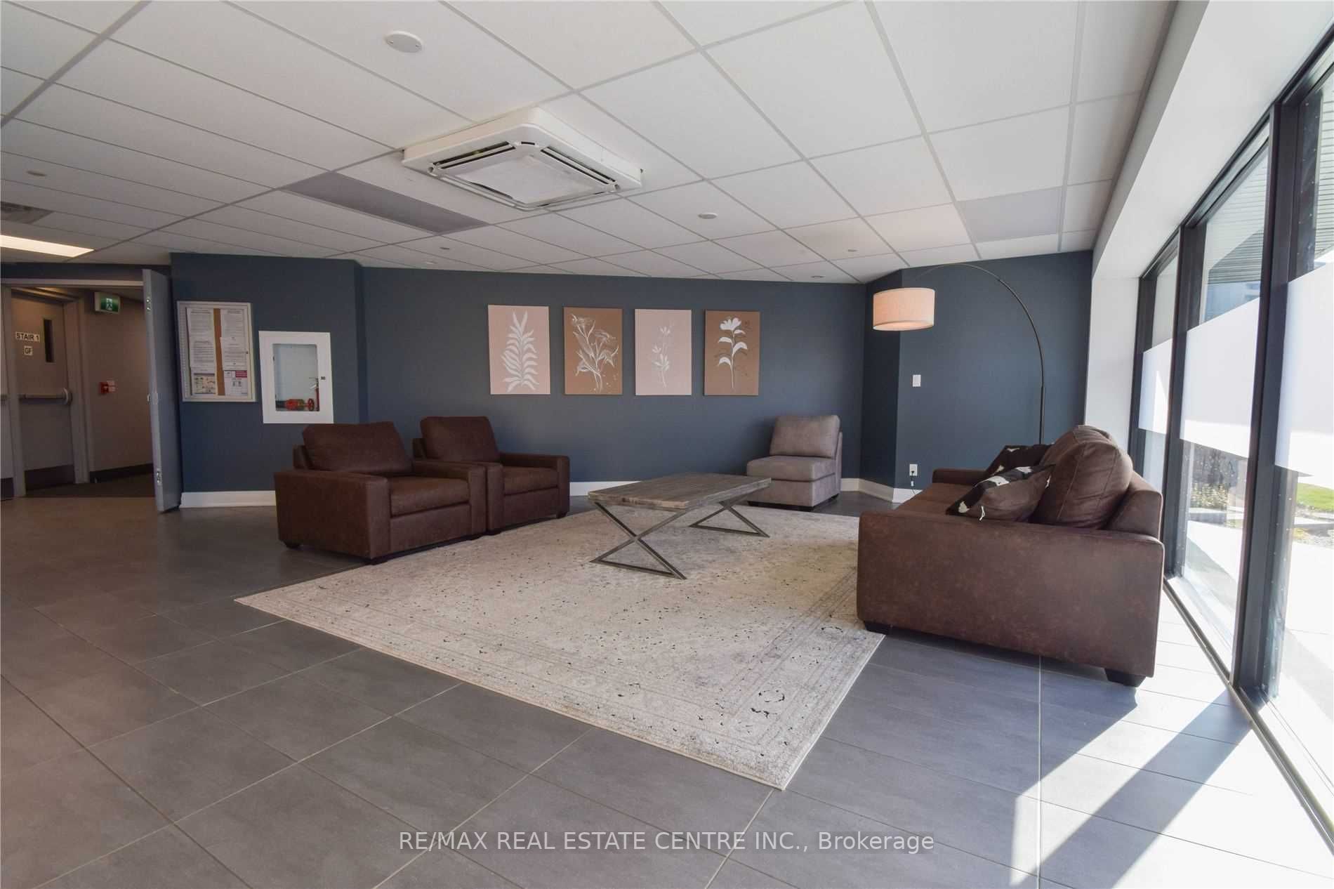 1 Falaise Rd, #207