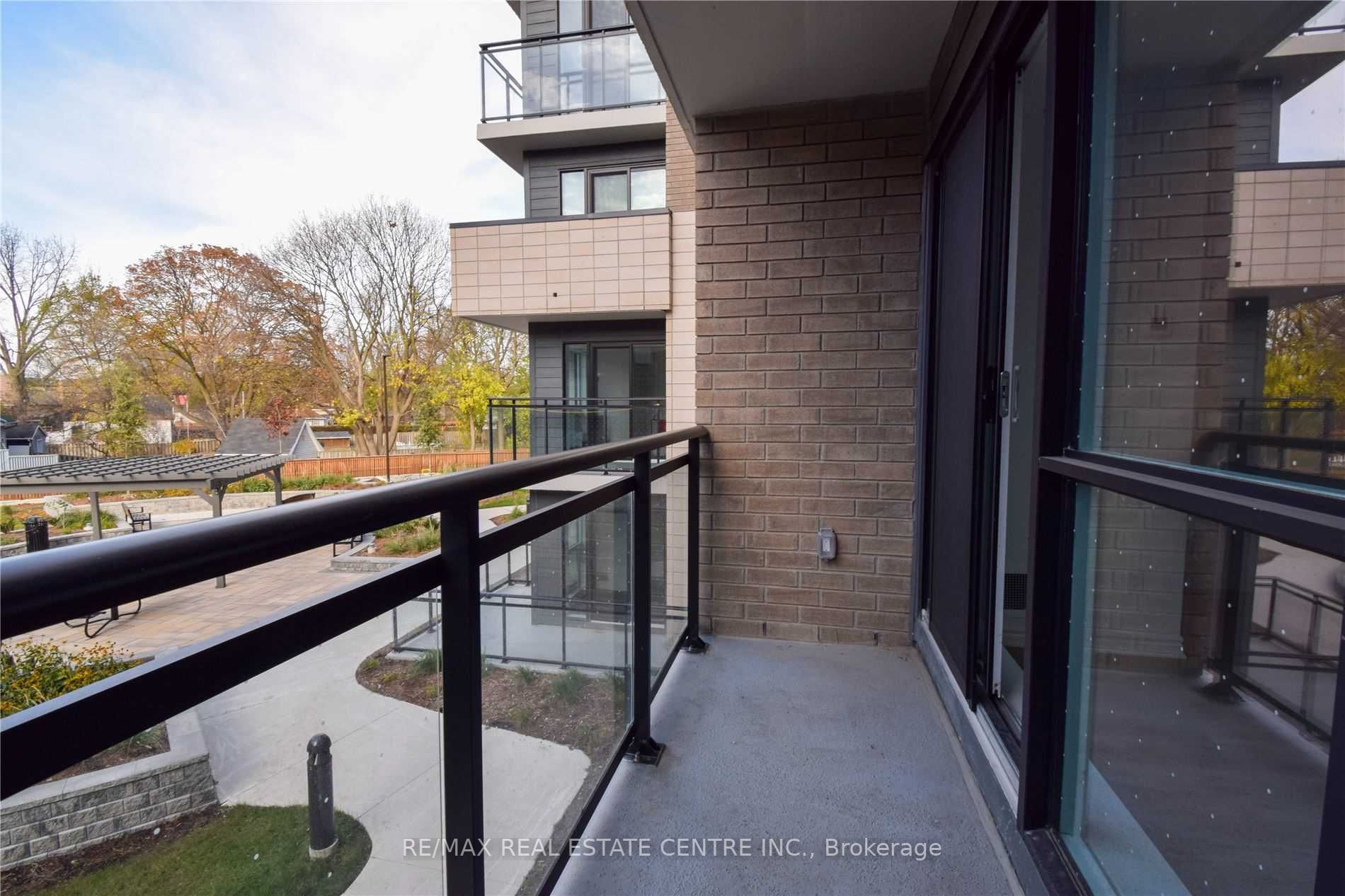 1 Falaise Rd, #207