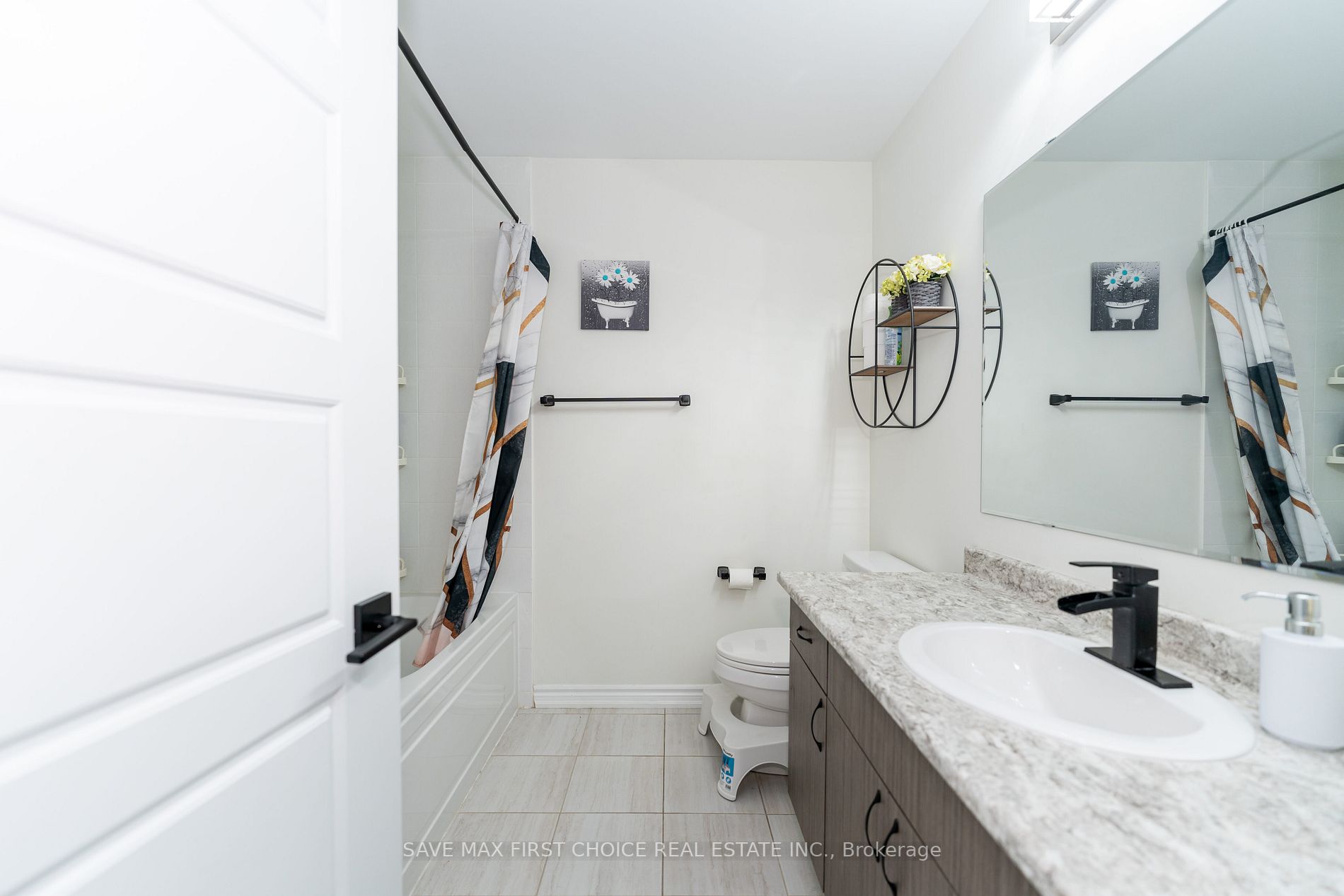 44 Broden Cres