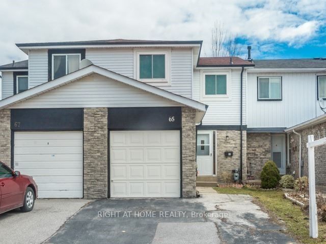 65 Bradstone Square