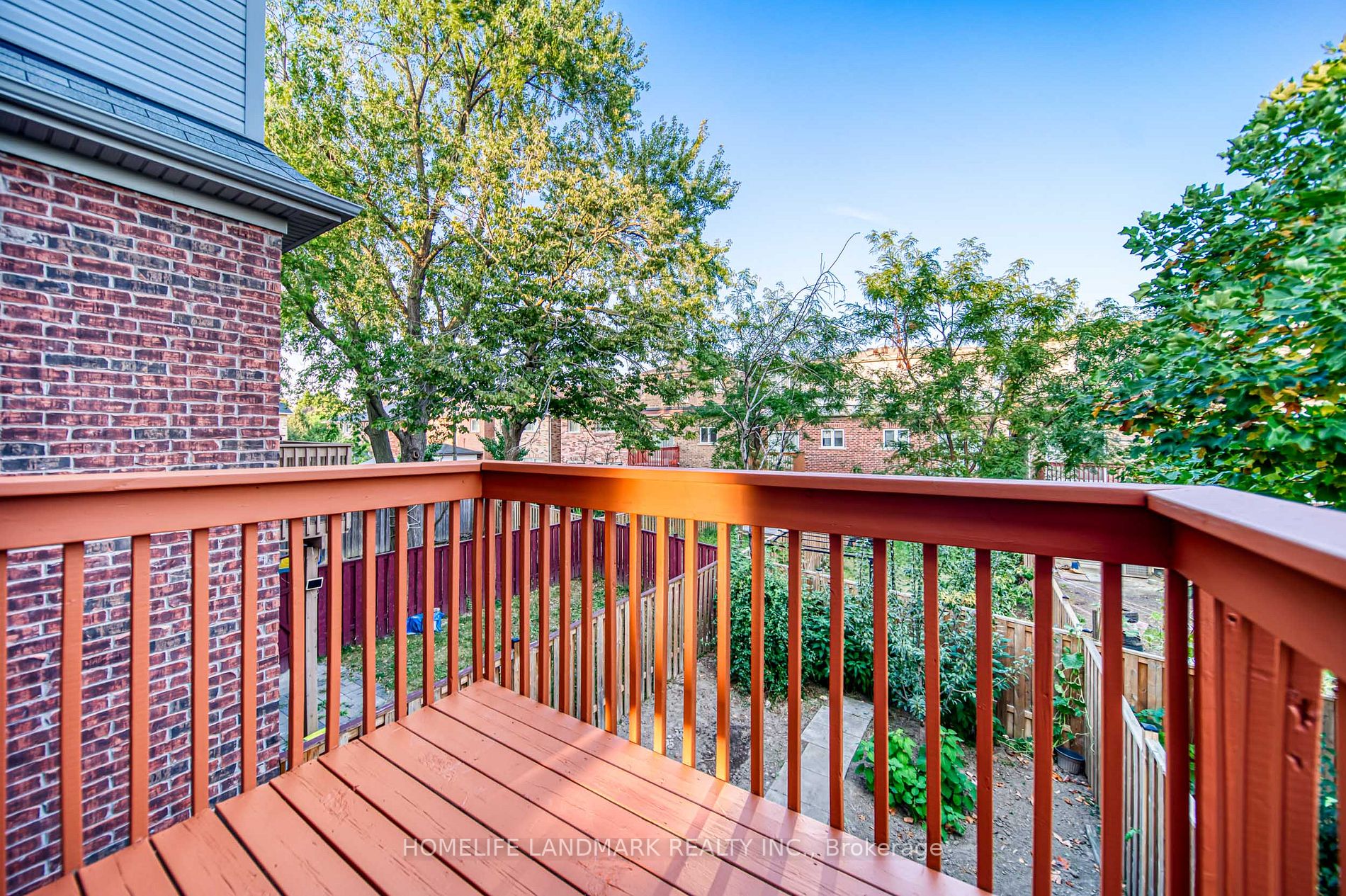 33 Thistlewaite Cres