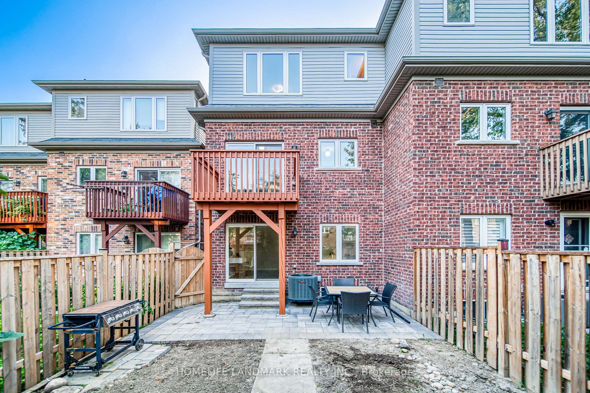 33 Thistlewaite Cres
