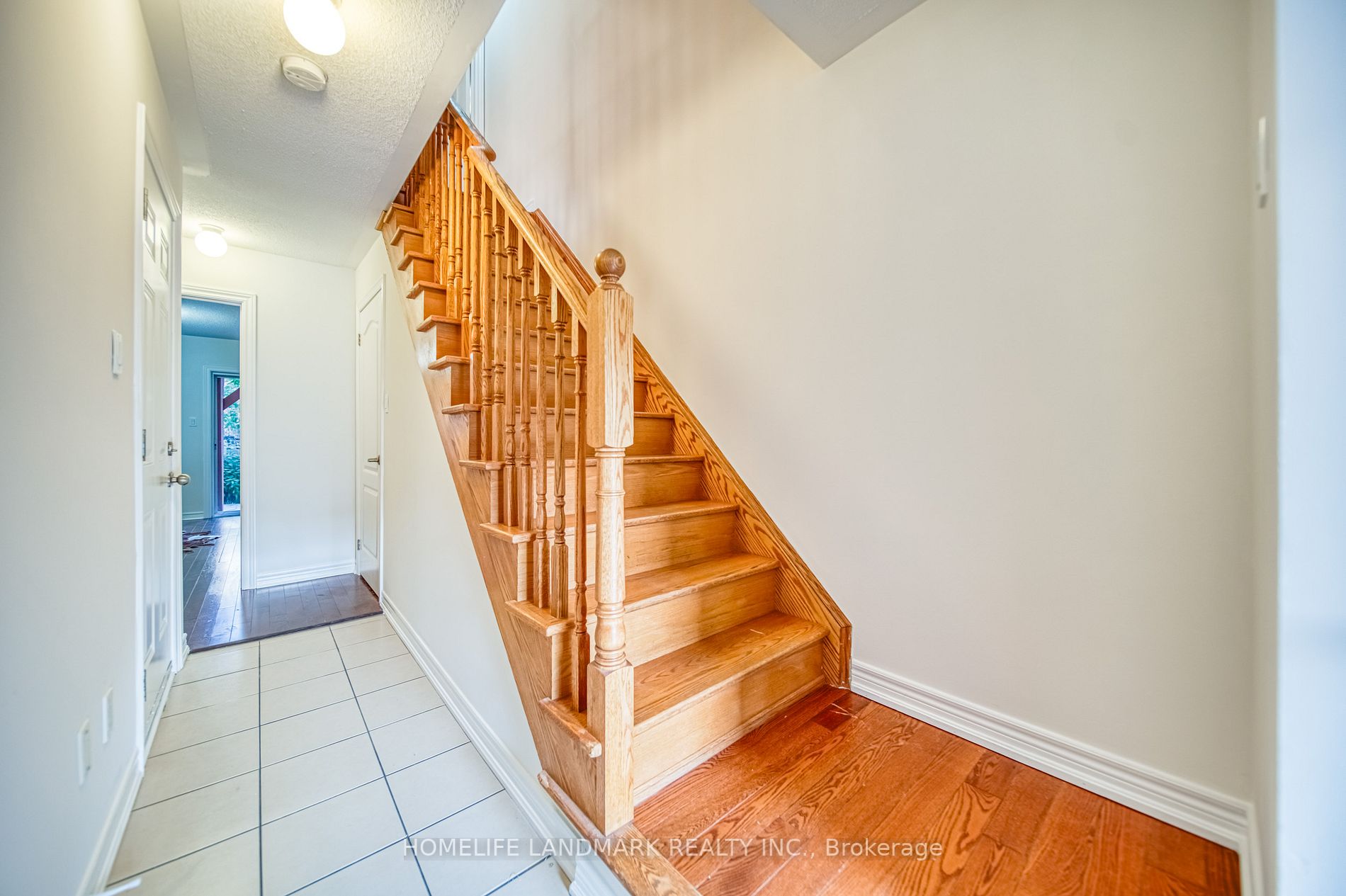 33 Thistlewaite Cres