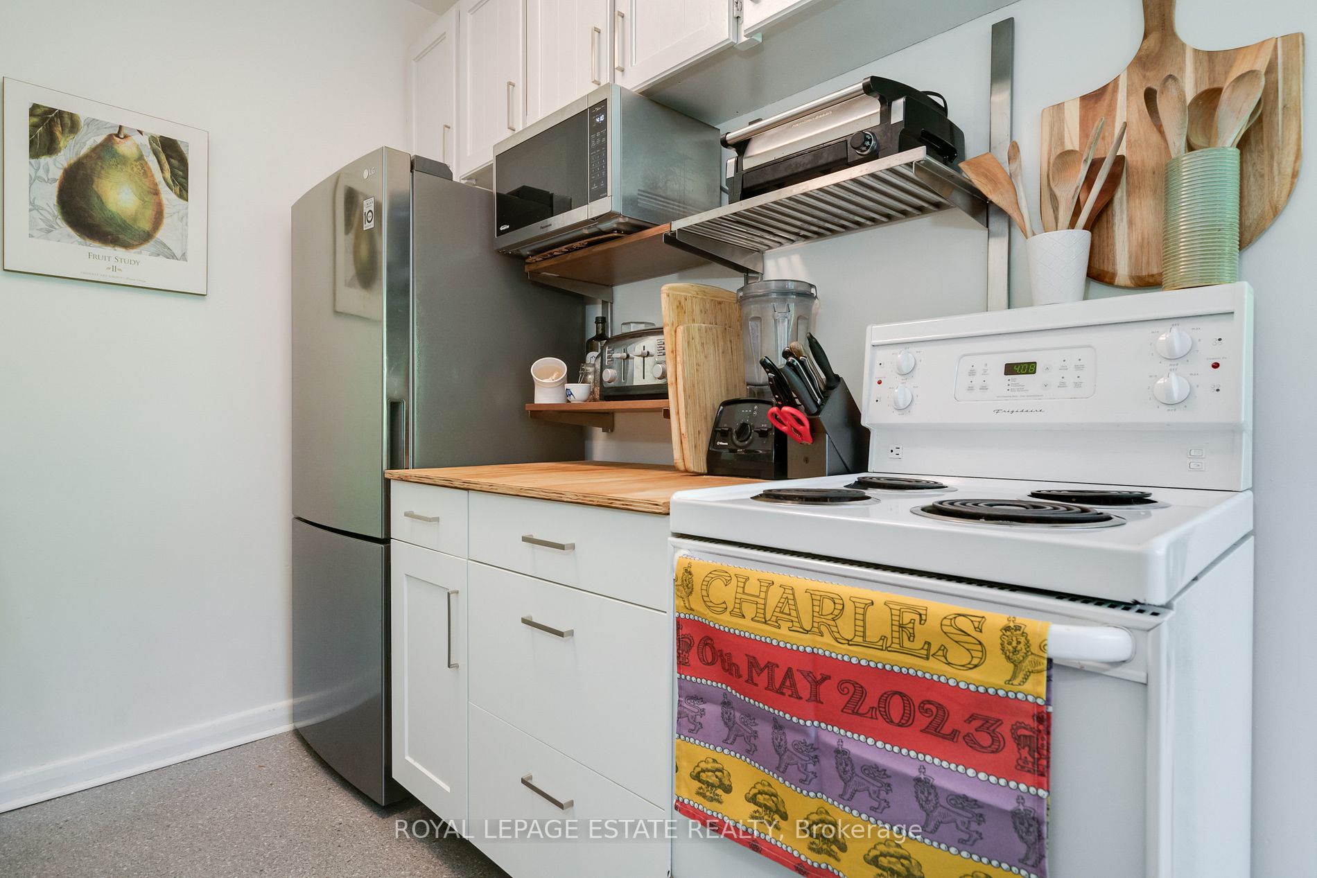 75 Scarborough Rd, #302