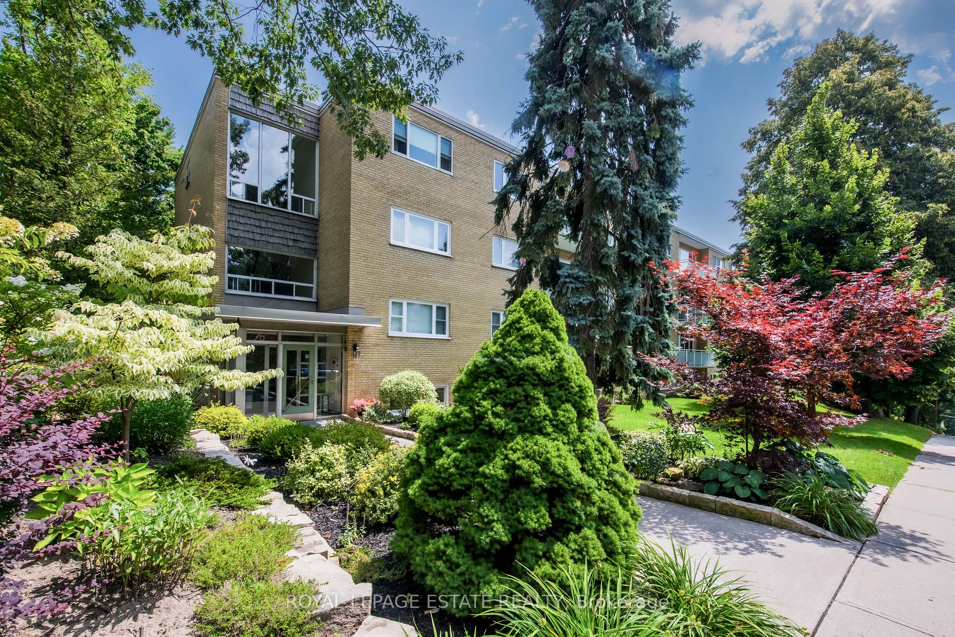 75 Scarborough Rd, #302