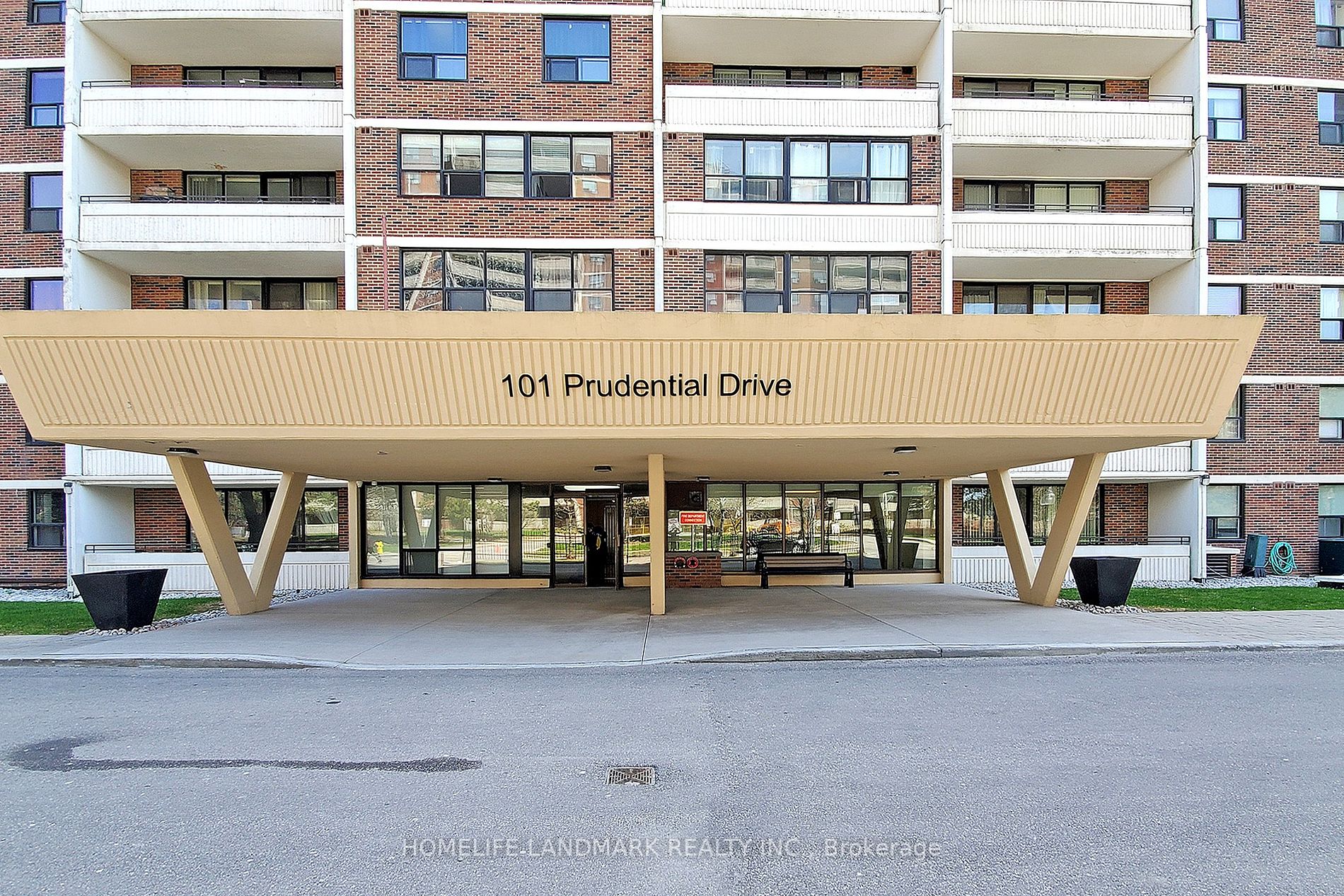 101 Prudential Dr, #103
