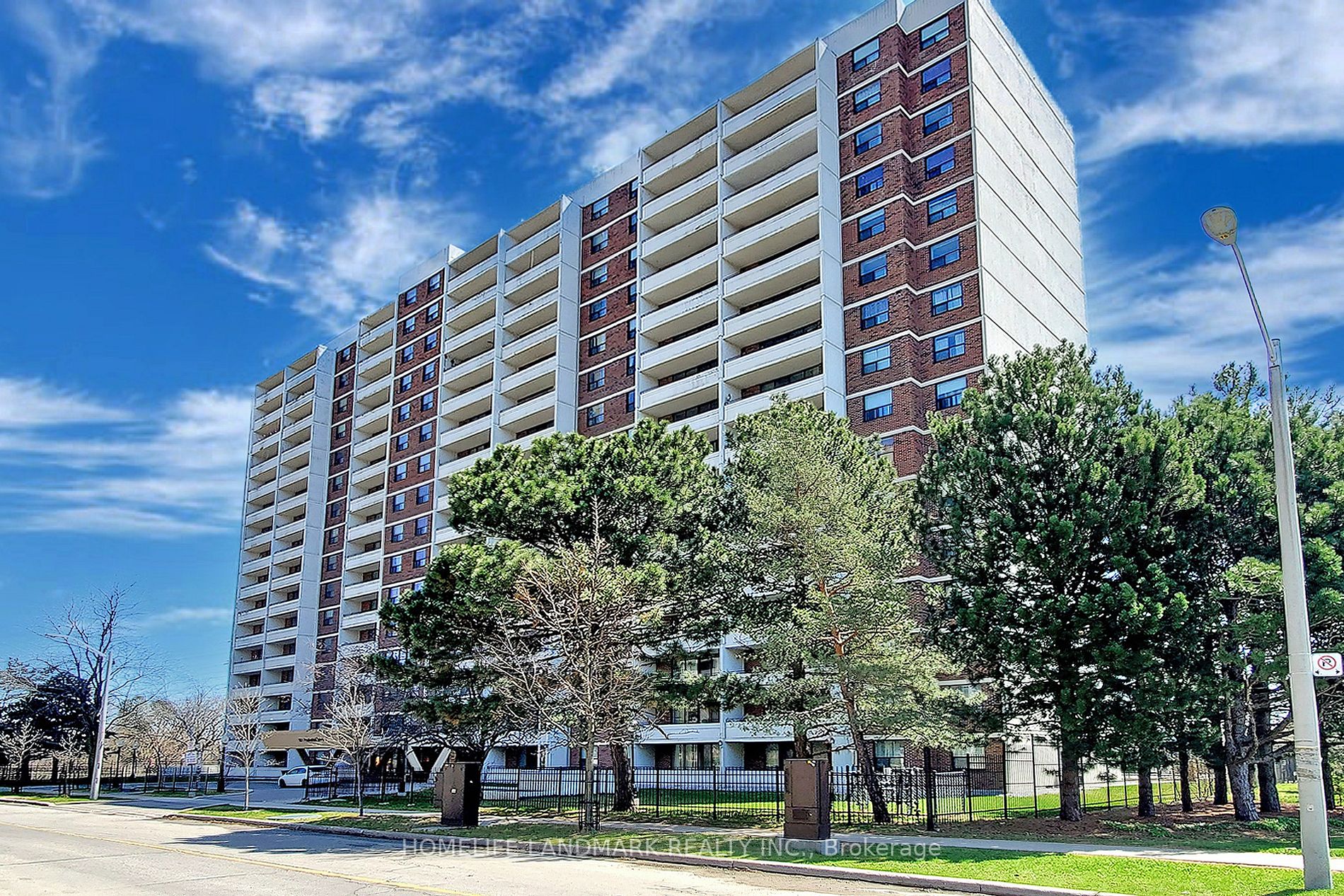 101 Prudential Dr, #103