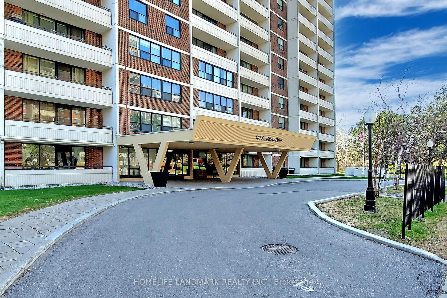 101 Prudential Dr, #103