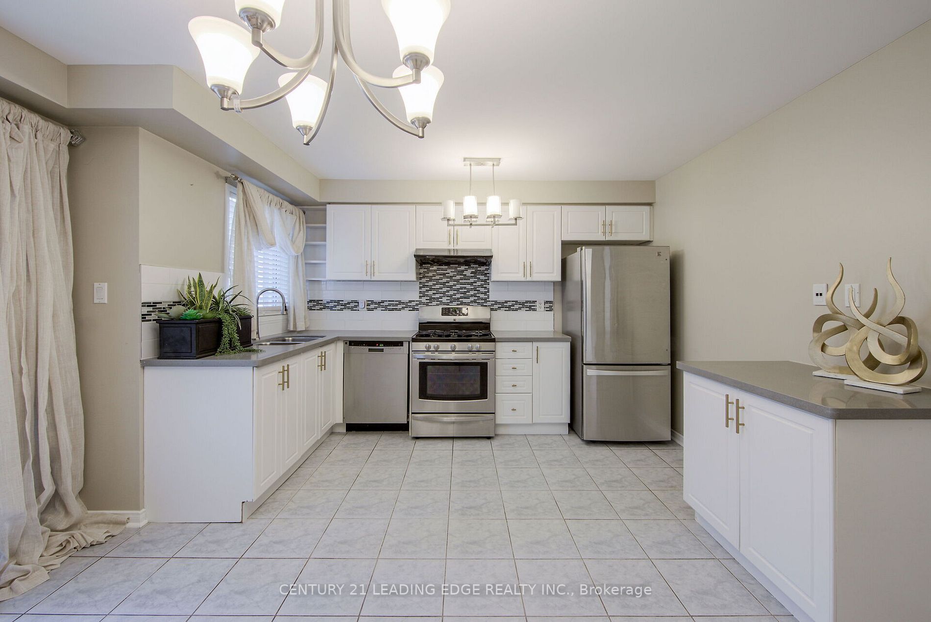 66 Hubbell Dr