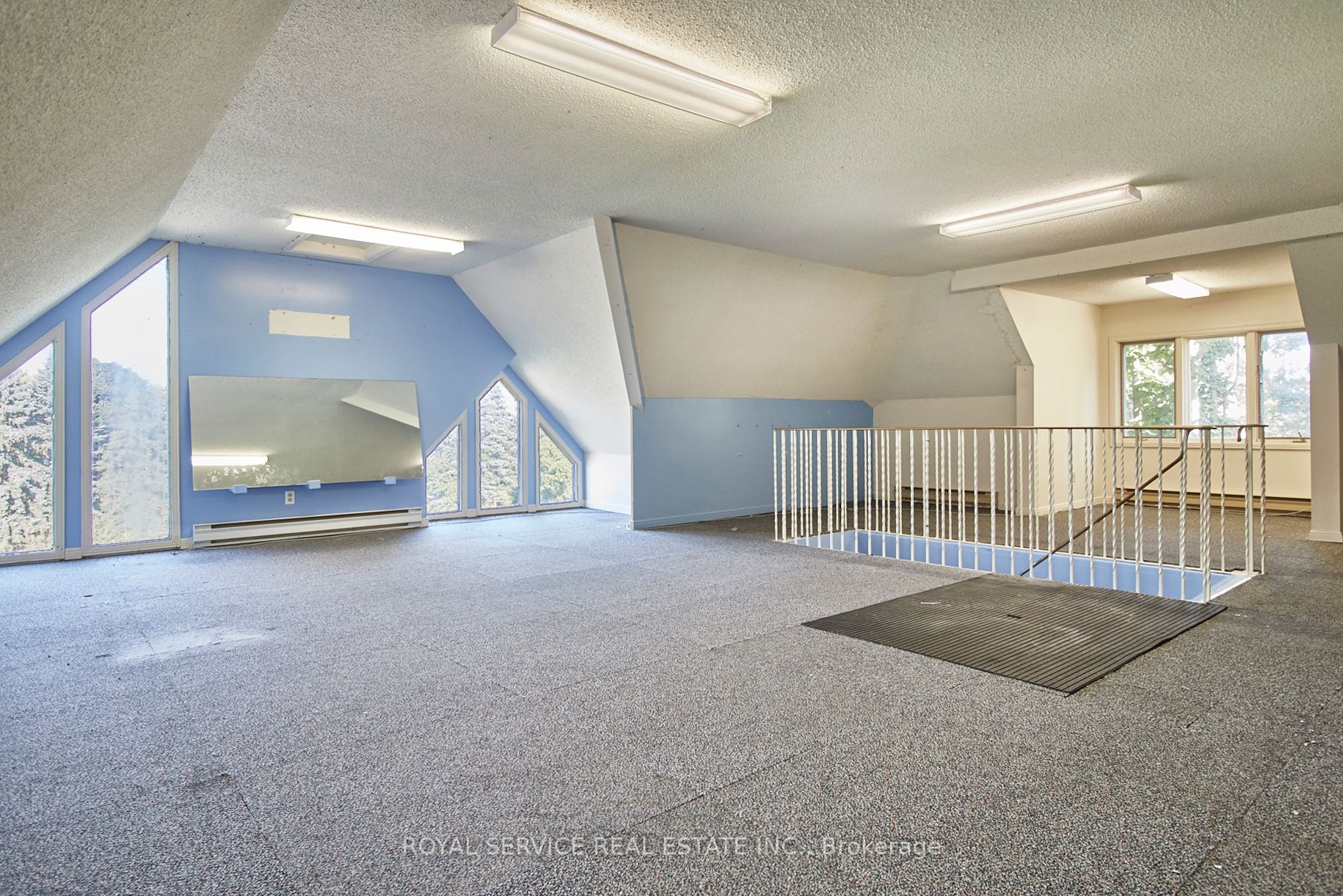 650 Lake Ridge Rd