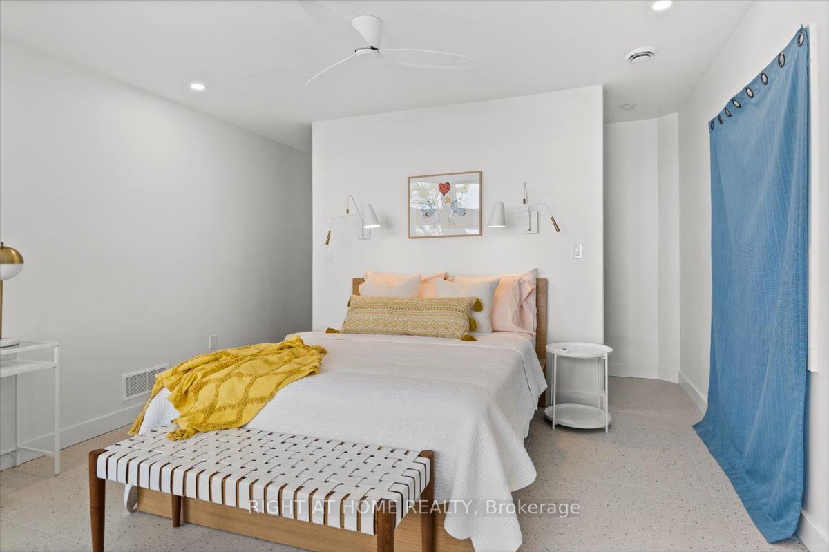 4 Williams Point Rd