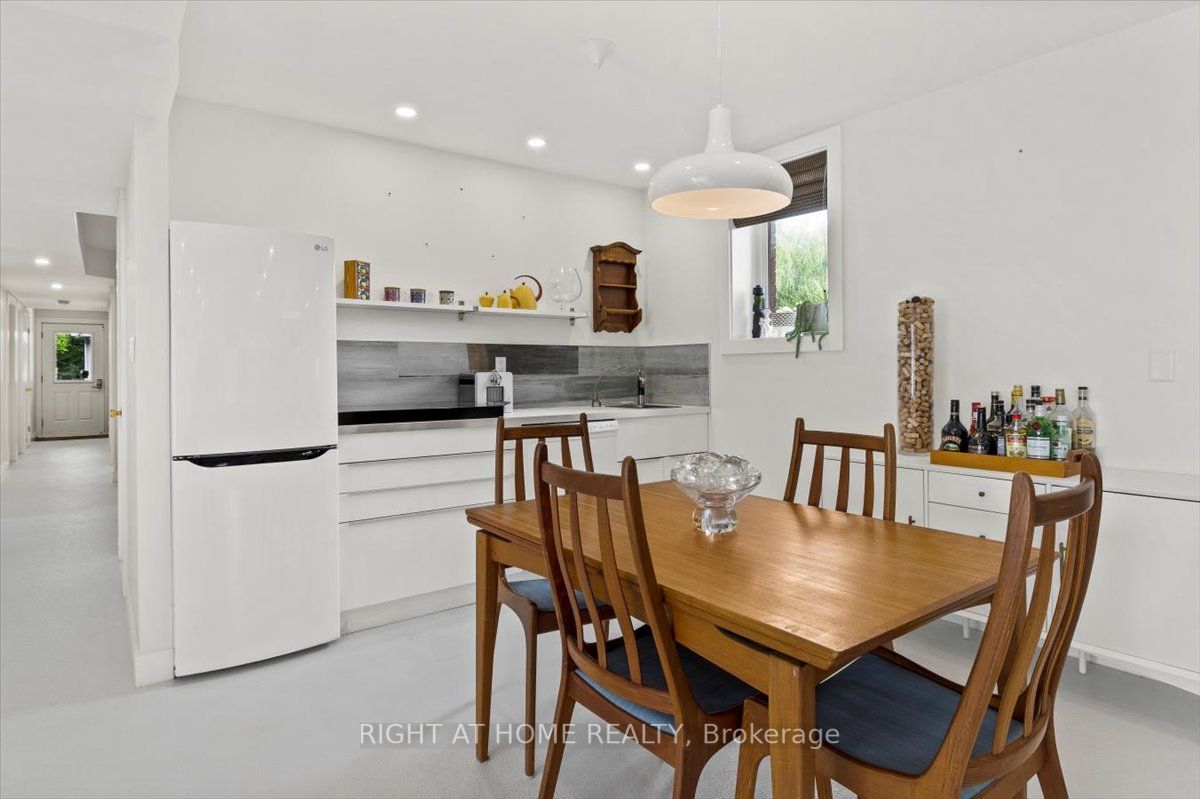 4 Williams Point Rd