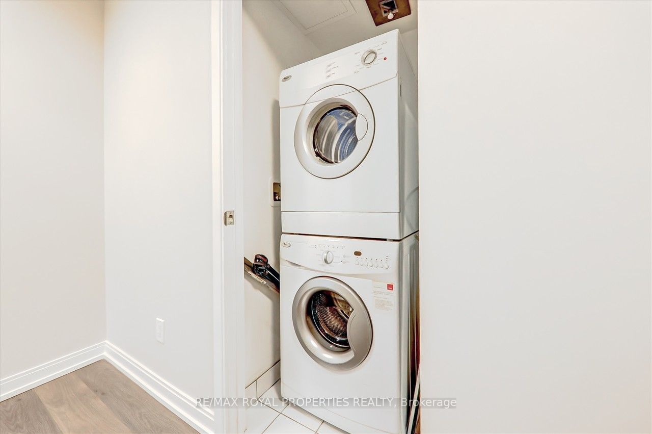 255 Village Green Sq, #2103