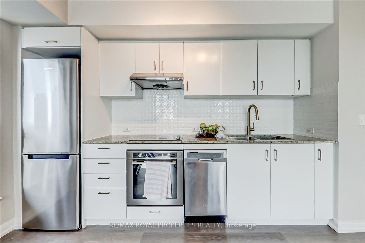 255 Village Green Sq, #2103