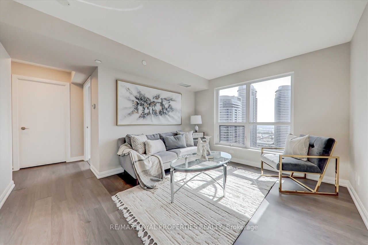 255 Village Green Sq, #2103