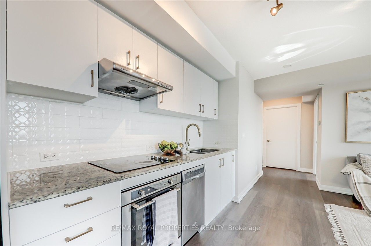 255 Village Green Sq, #2103