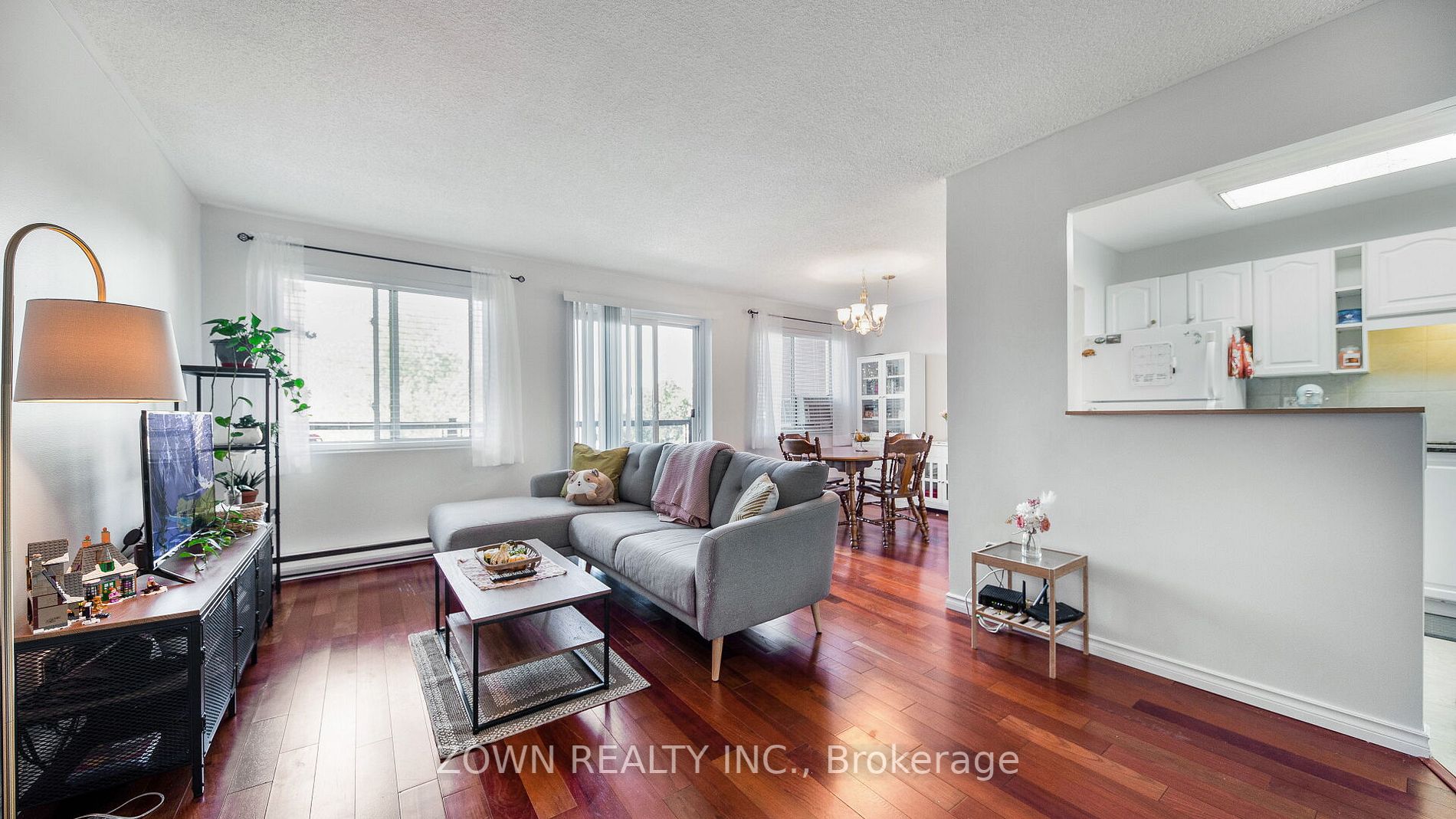 131 Taunton Rd E, #404