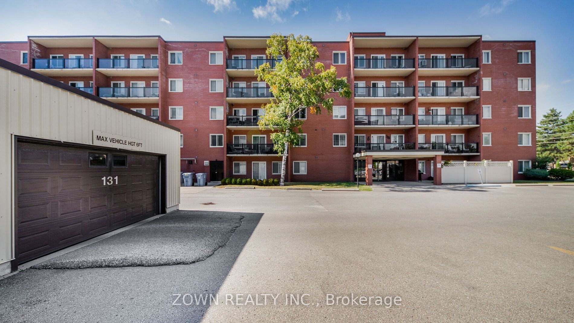131 Taunton Rd E, #404