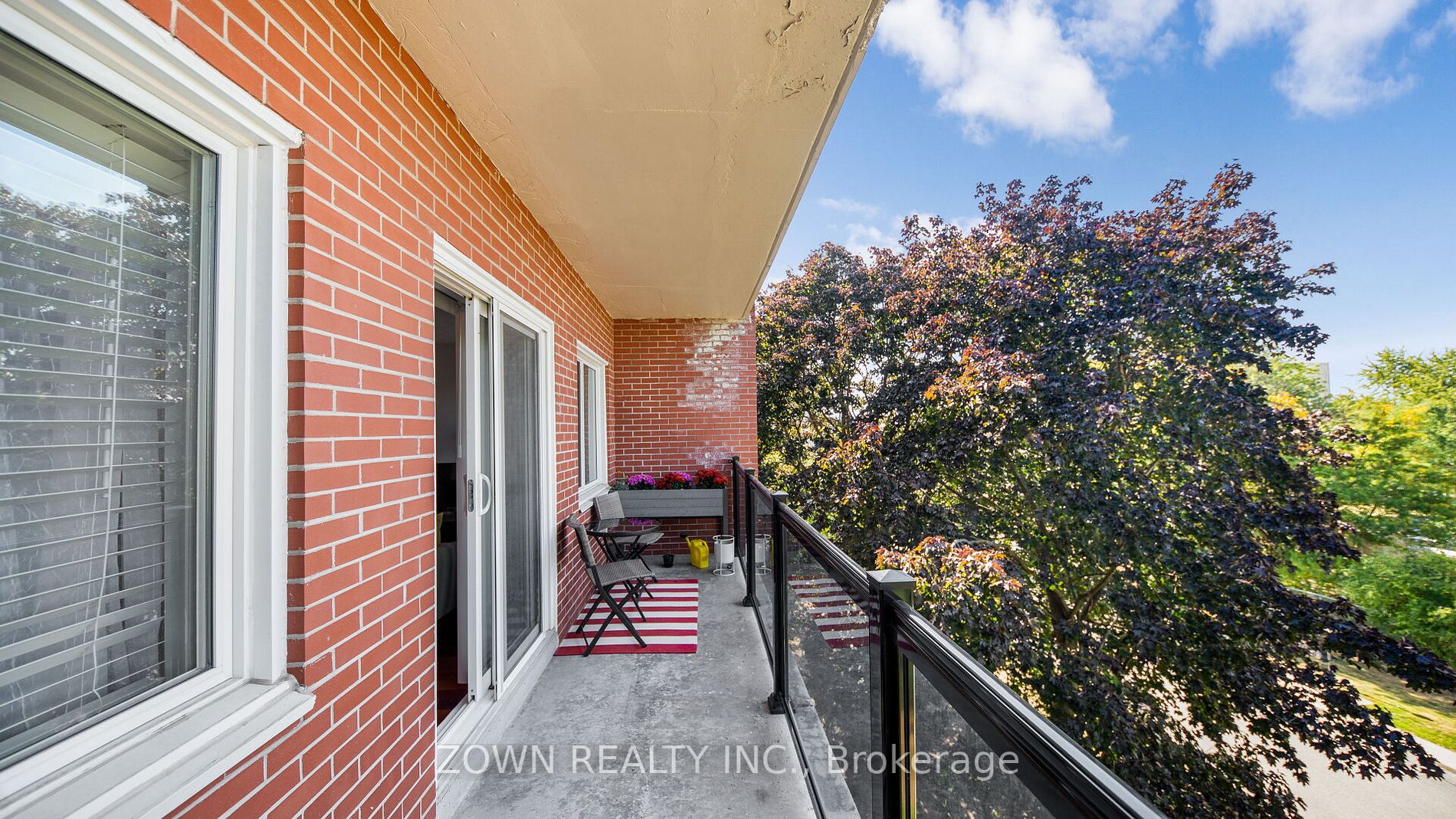 131 Taunton Rd E, #404