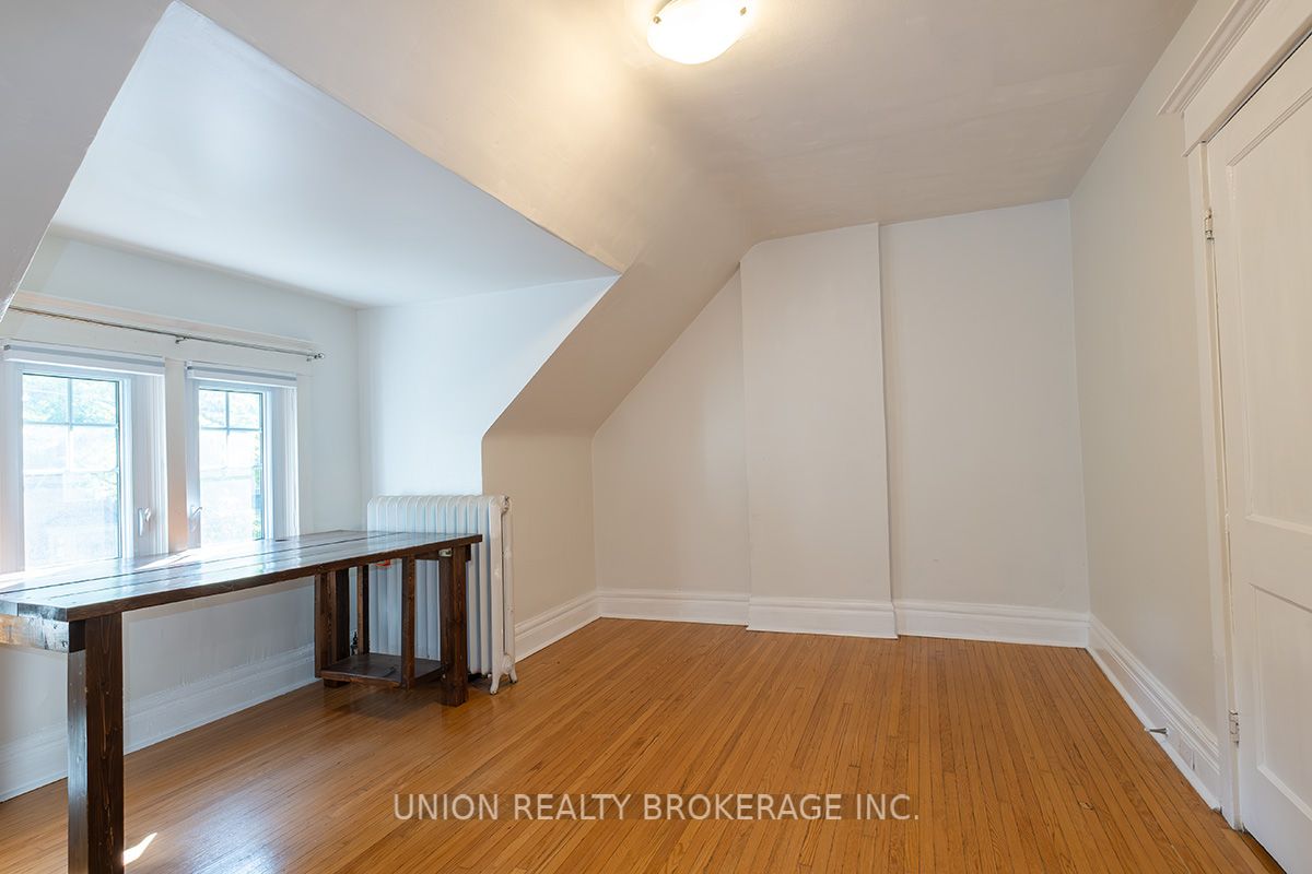 22 Scarborough Rd